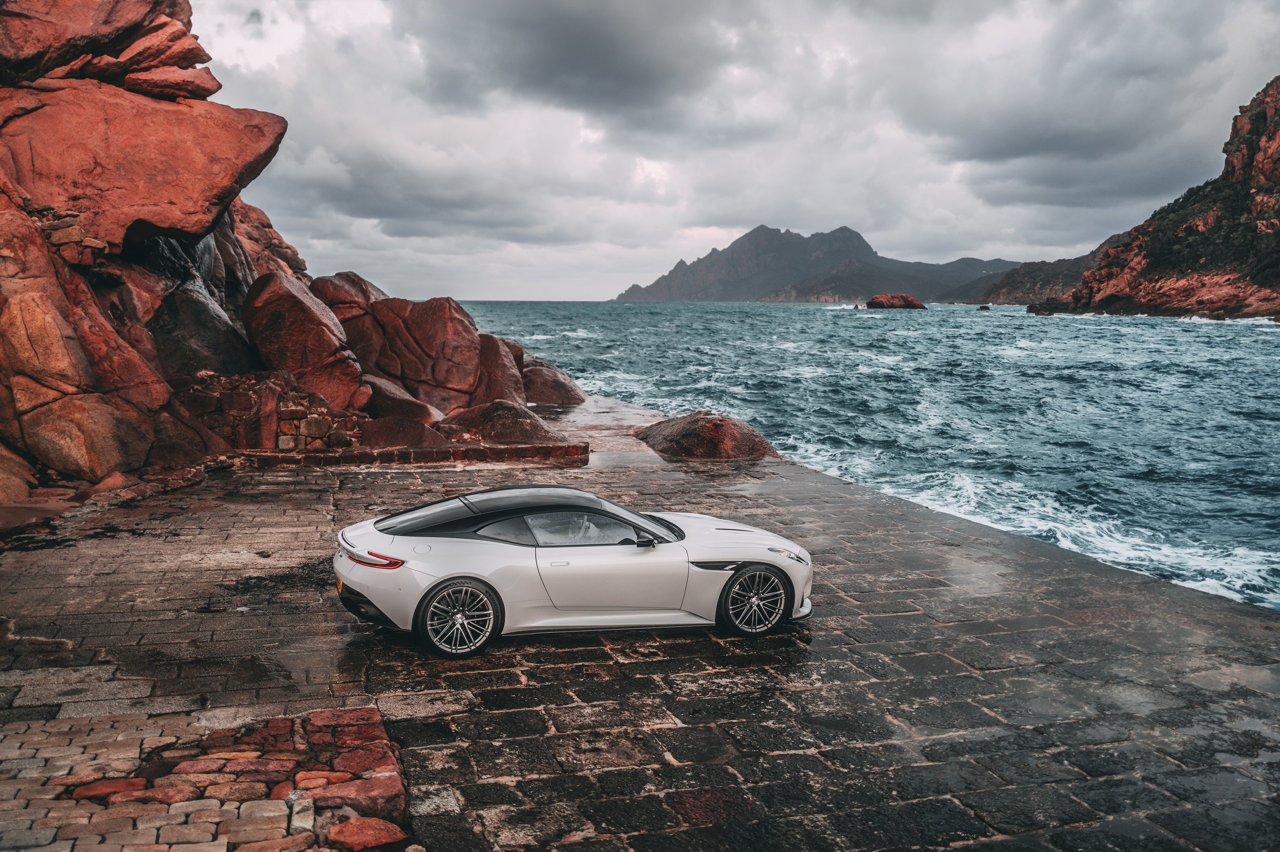 WEBSITE_STEPHAN_BAUER_PORTFOLIO_ASTON_MARTIN_CORSICA--139.jpg