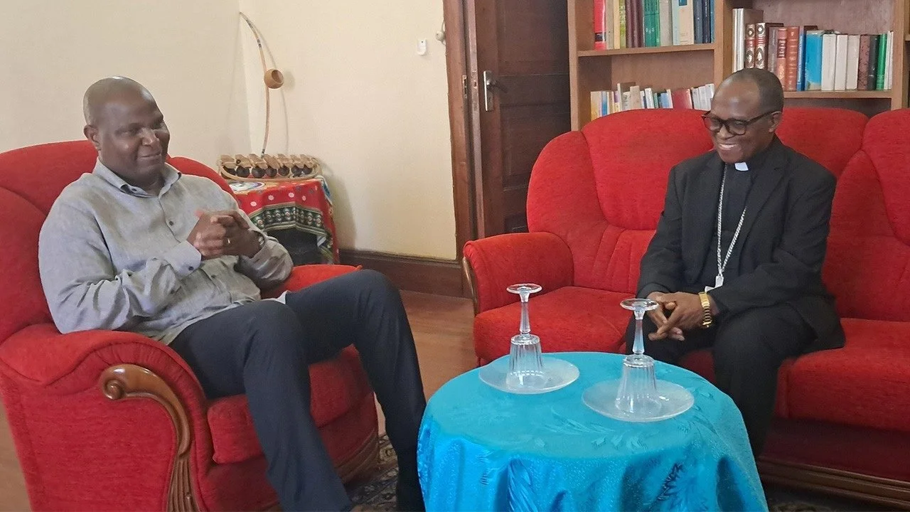 Presidente da CEM e Arcebispo de Nampula, Dom Inácio Saúre reúne-se com Presidente da República