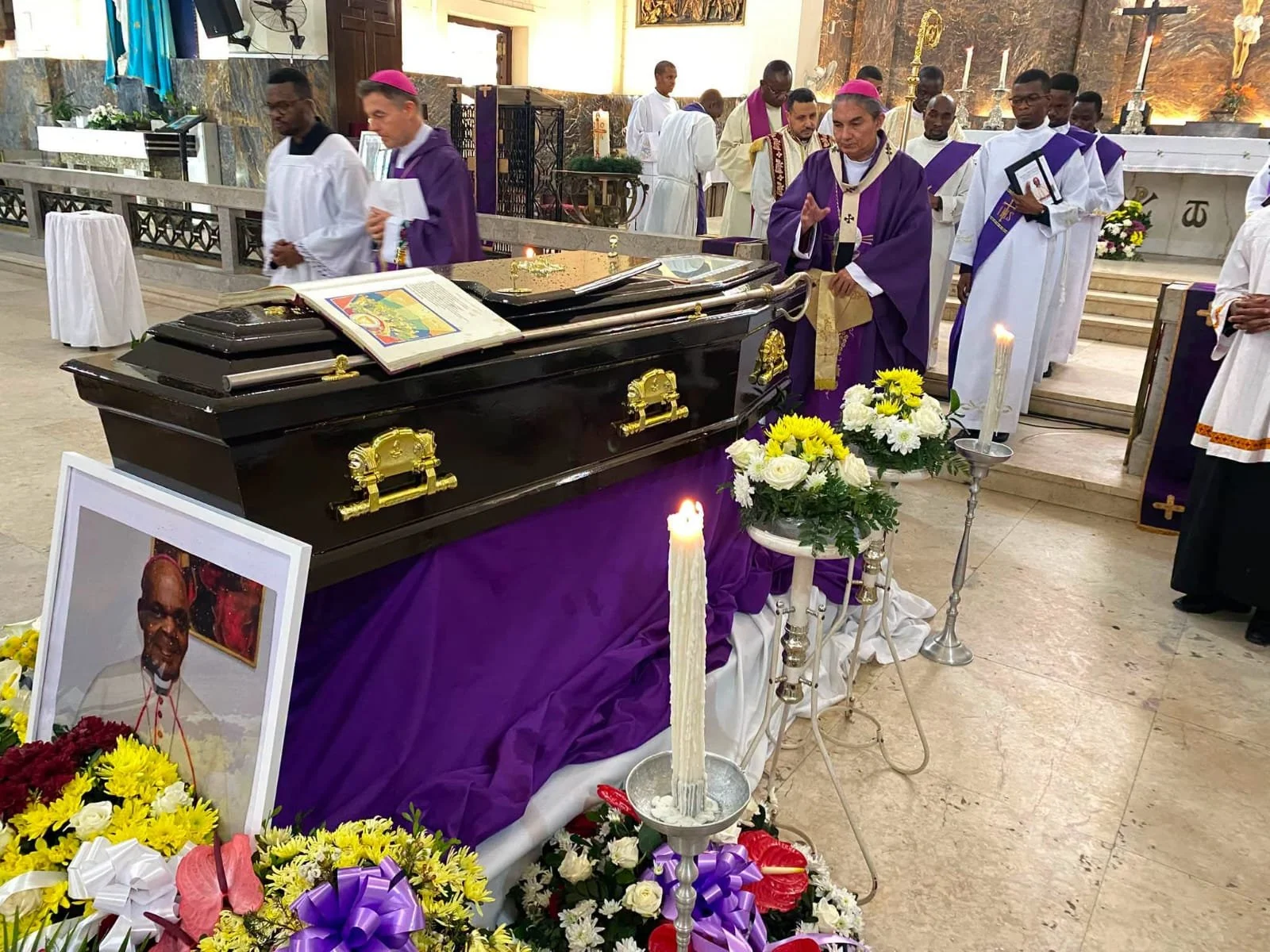 Igreja Católica presta última homenagem a Dom Januário, em Maputo