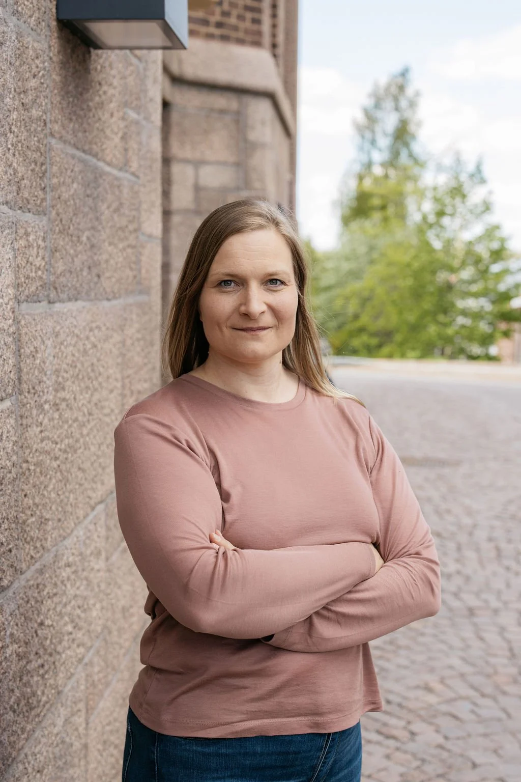 Autismin ja kohtaamisen asiantuntija Satu Häkkisen Tunnevalo-kirjat