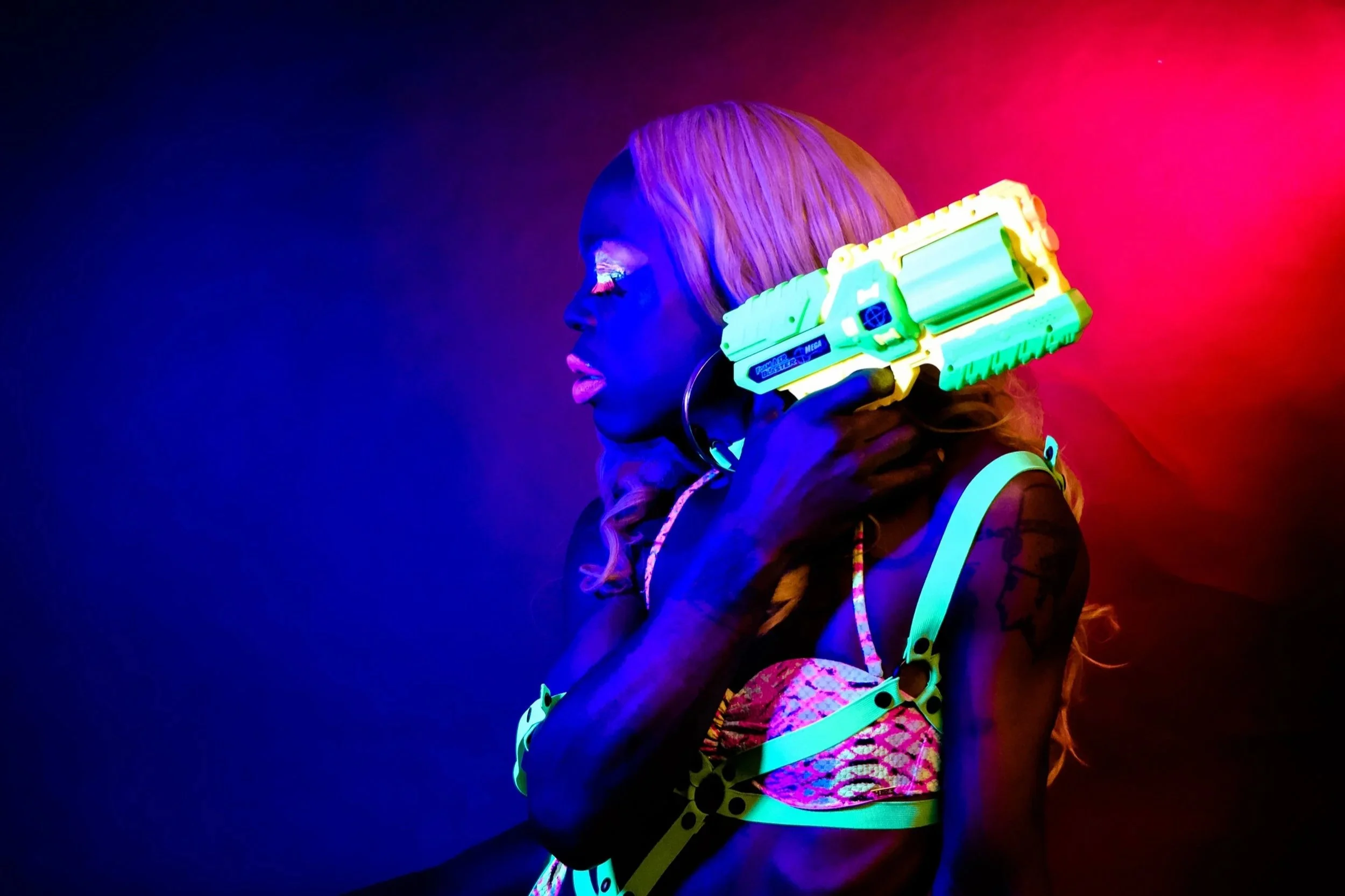 Premiere: Ixa – Wanna Be (Broken Doll) | KALTBLUT
