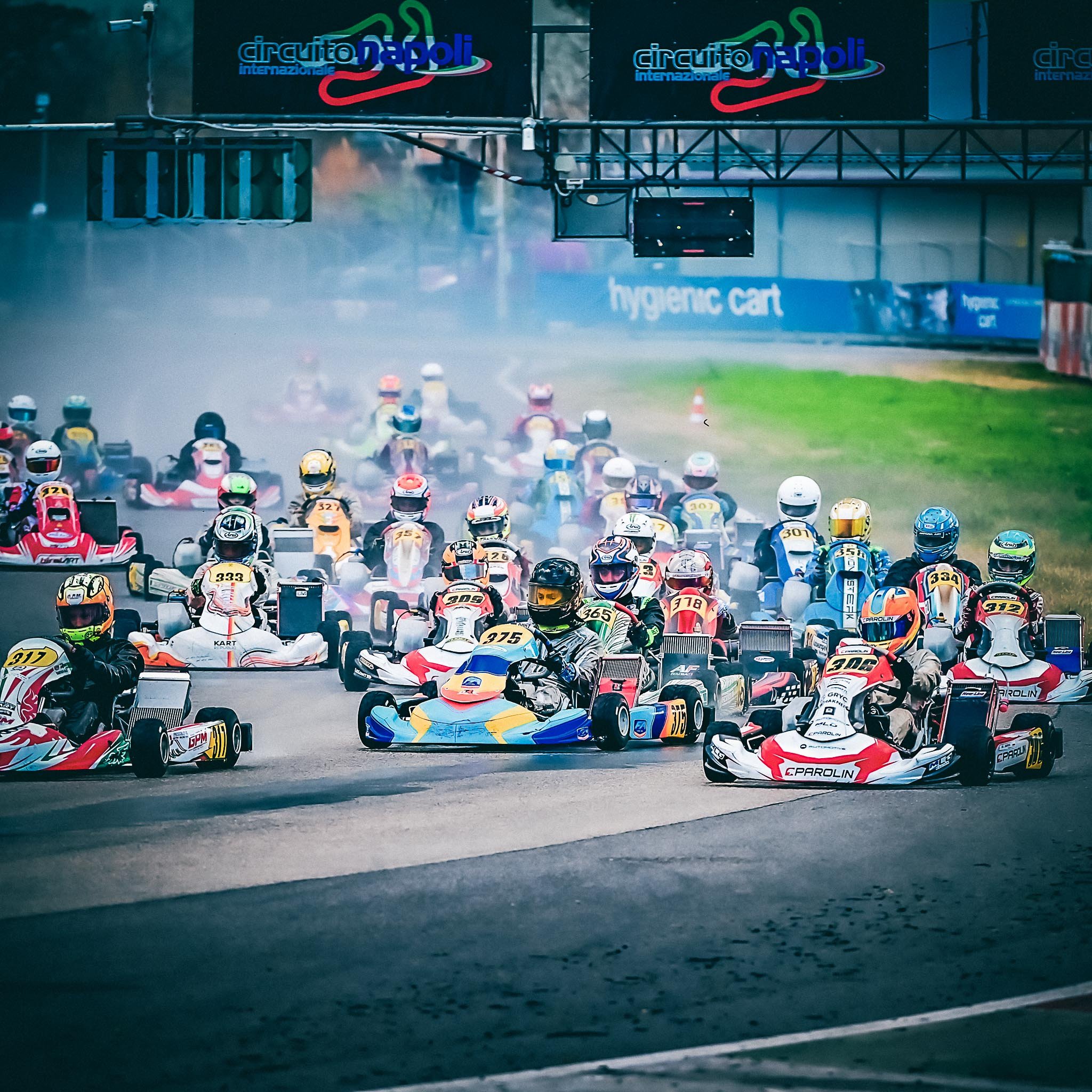 David Nicolaie, kart #375, la startul Trofeului Ayrton Senna din Italia, clasa Junior, unde a obținut locul 7 într-o competiție internațională puternic disputată