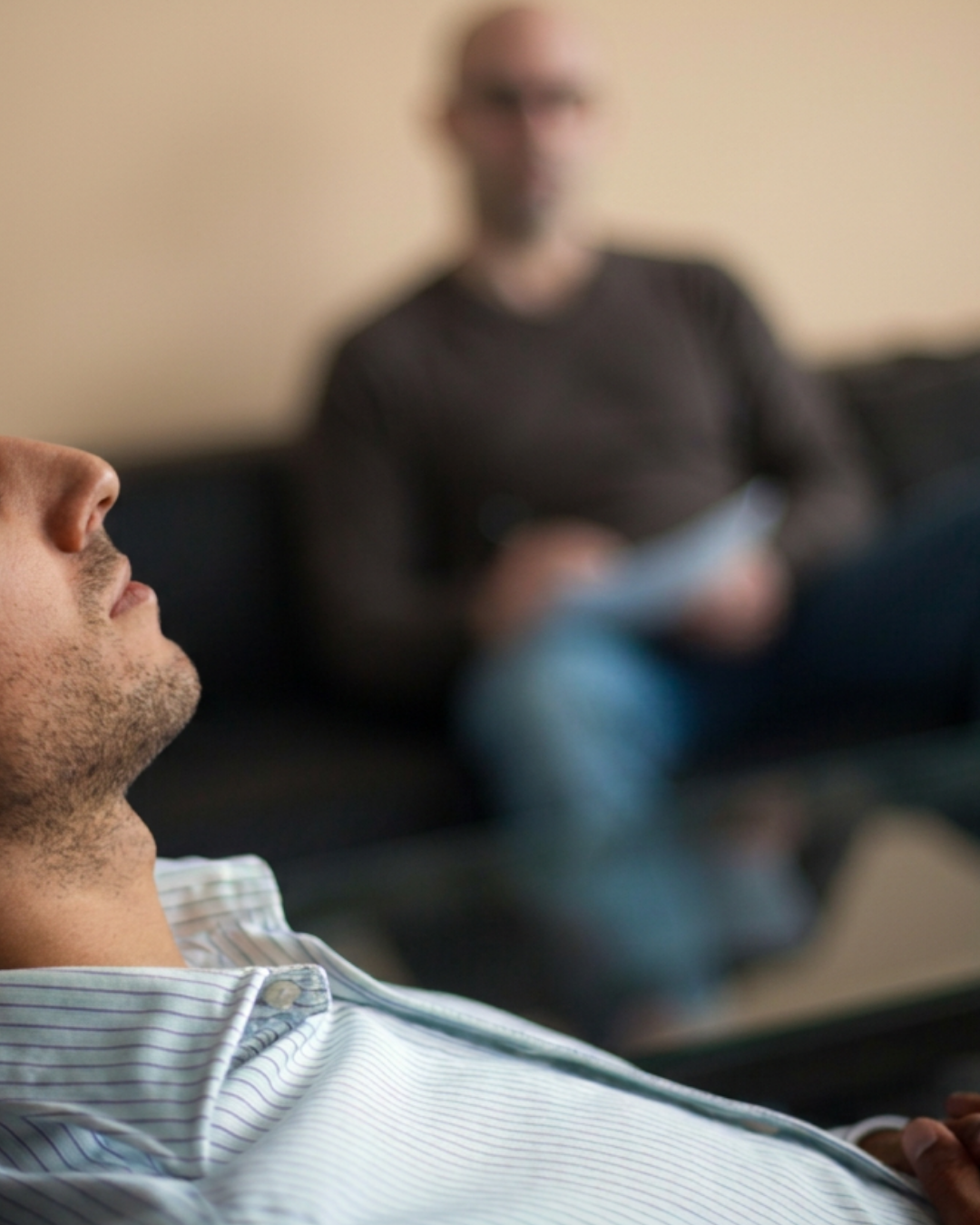 Clinical hypnotherapy session for chronic pain at Soma Haus Singapore