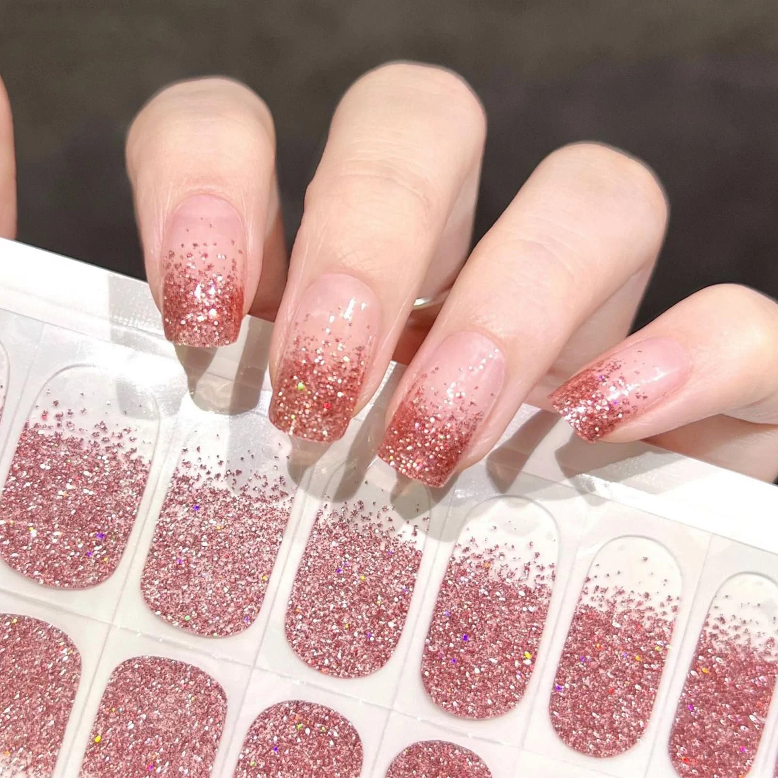 Gel Nail Wraps : la pose parfaite sans vernis ni colle !