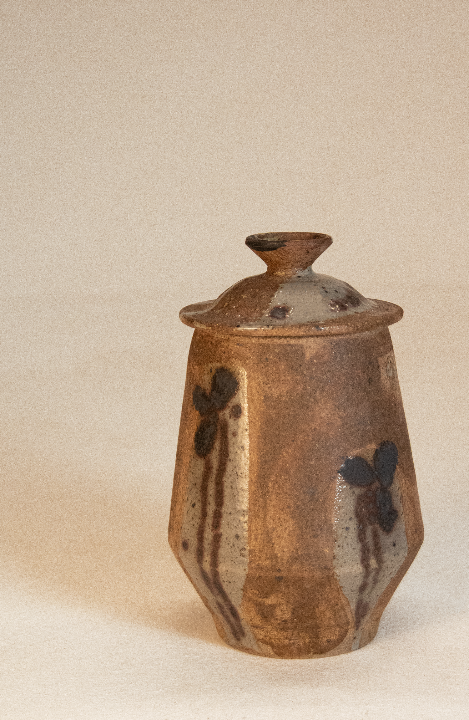 Para Machuchar Meu Coracao, 2026 / Stoneware, Copper Carbonate, Karatsu Clear Glaze, Woodash, Reduction Fired / 4 ½ inch X 7 ¾ inch 
