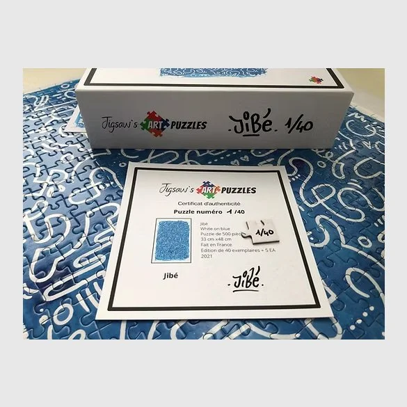 Puzzle White on Blue