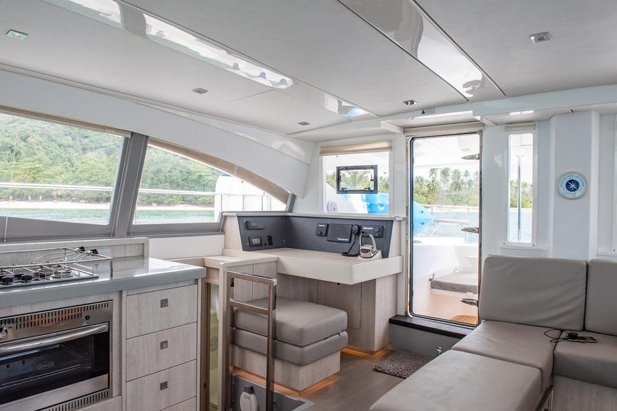 Leopard-51-Catamaran-4.jpeg