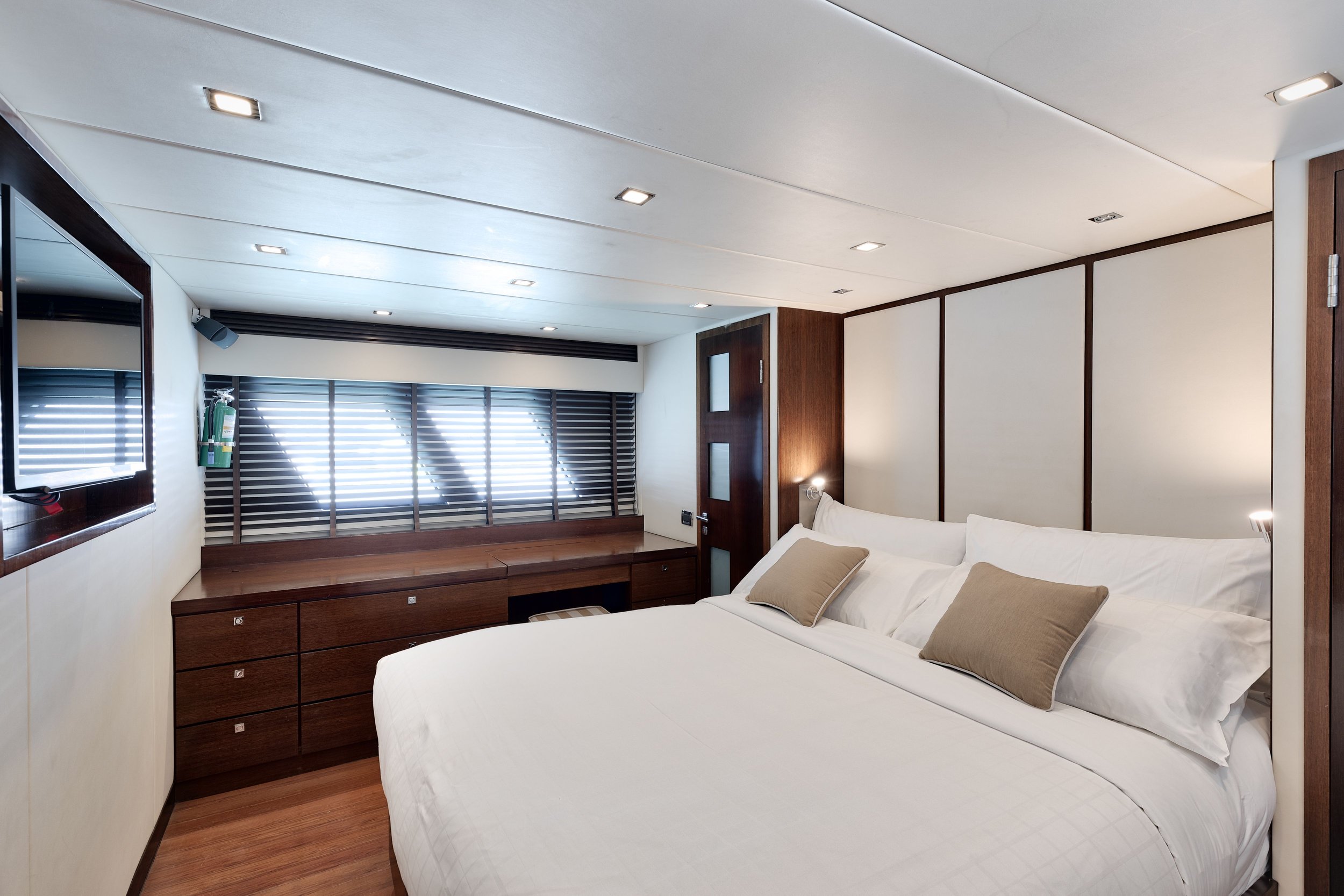 master-cabin-2.jpeg