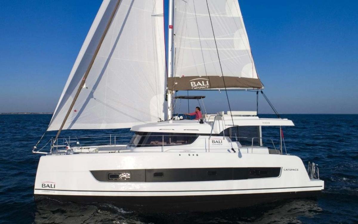bali-catamaran-phuket-02.jpg