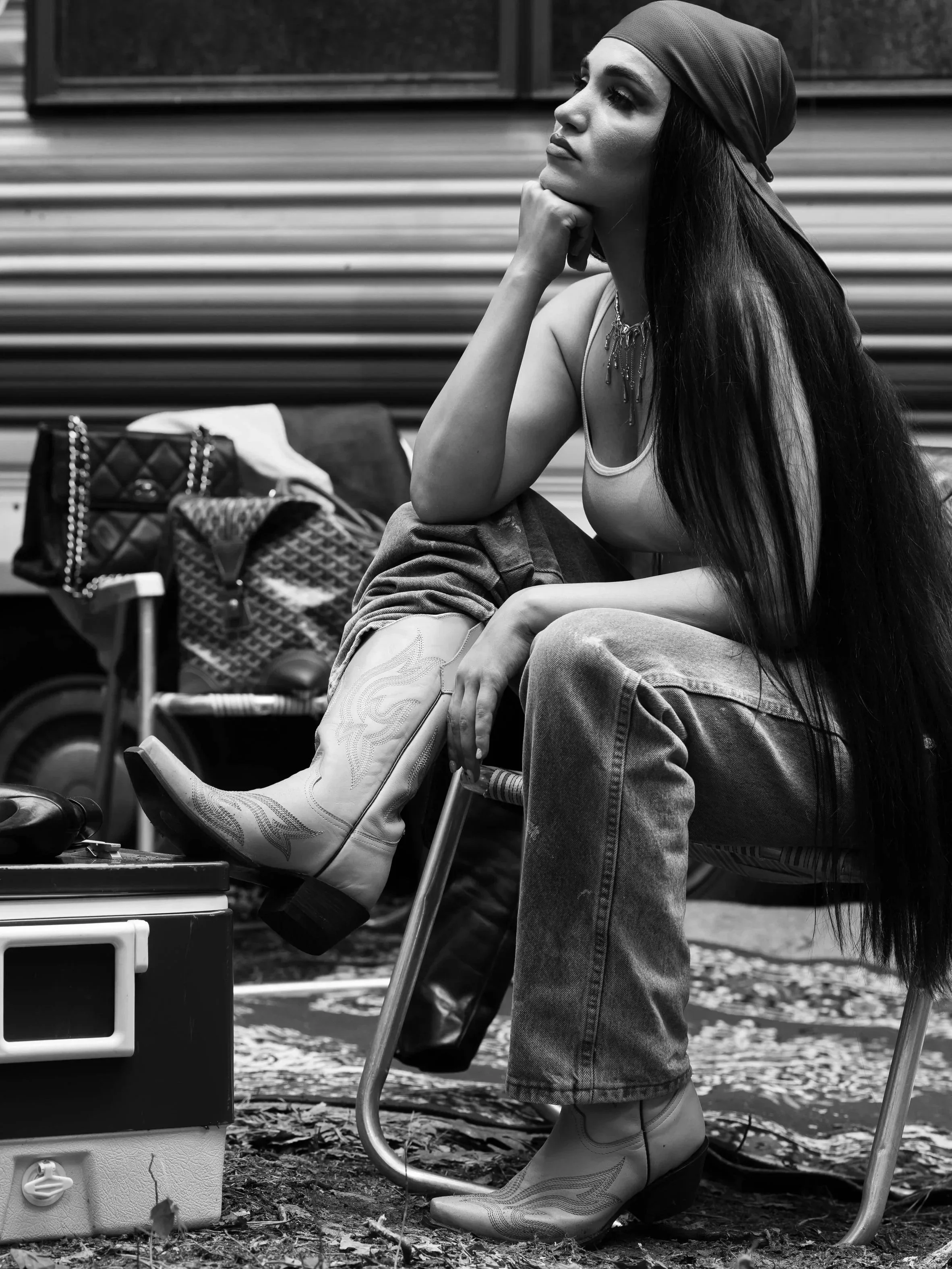 UNBOTHERED_PORTRAITBW_ENISSA%2B7-16-4.jpg