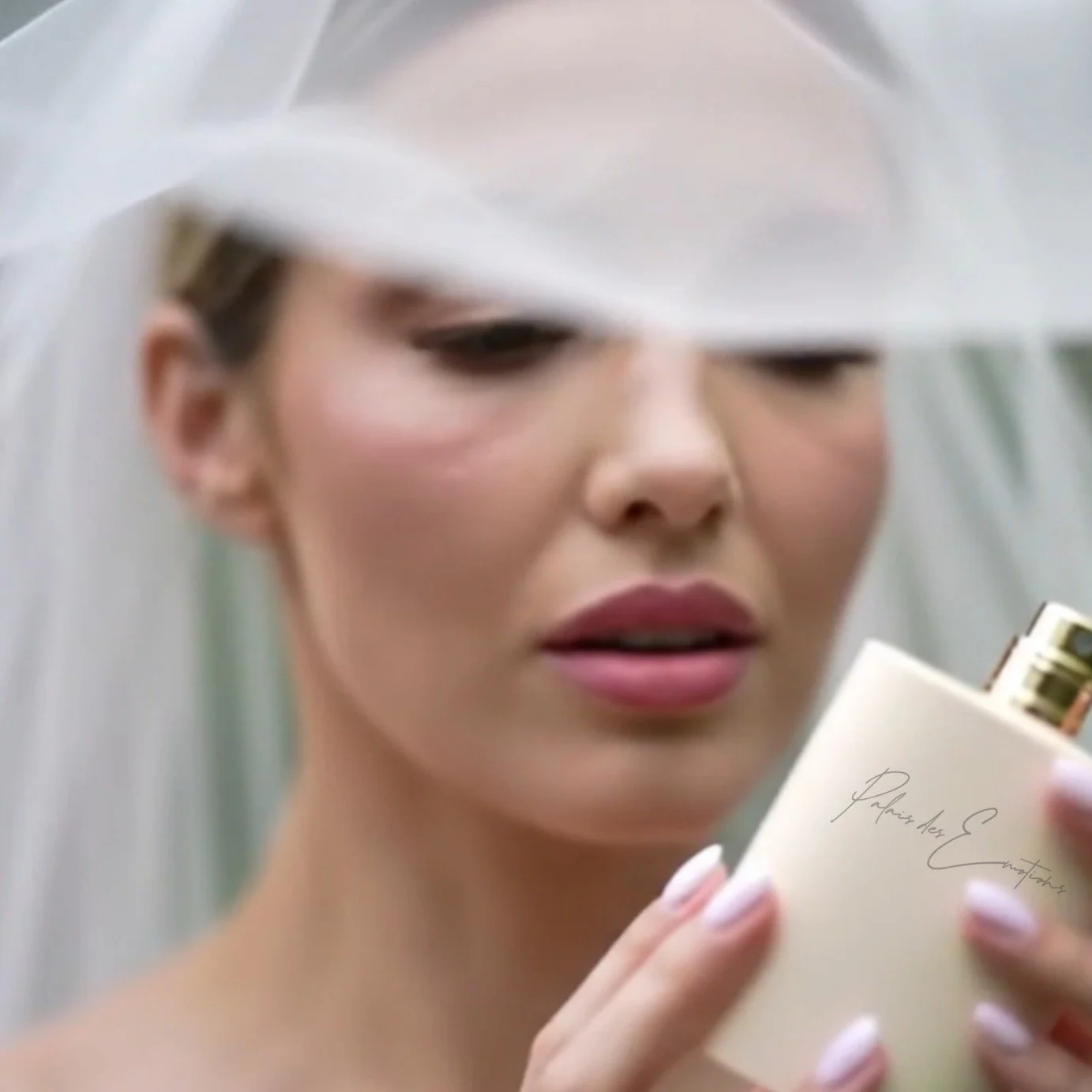 Every wedding scent should feel like poetry. Today, it&rsquo;s about this moment: warm sugar‑kissed petals, a veil of delicate musk, the quiet elegance captured just as she holds the bottle in her hands. At Palais des &Eacute;motions, our bespoke fra