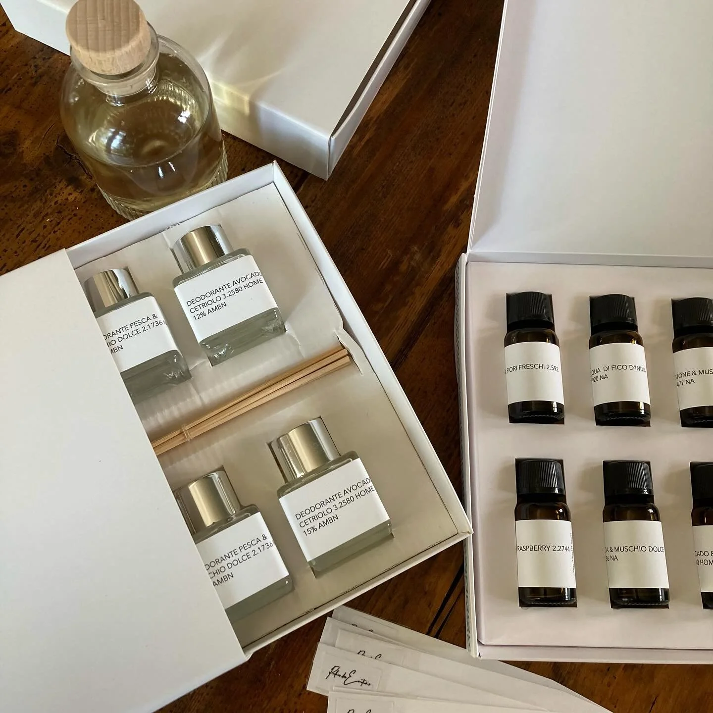 Testing the invisible architecture of emotion. These scent diffuser samples will soon shape the soul of a space. Stay tuned!
#PalaisDesEmotions #OlfactiveDesign #ScentDiffuser #AtmosphereByDesign