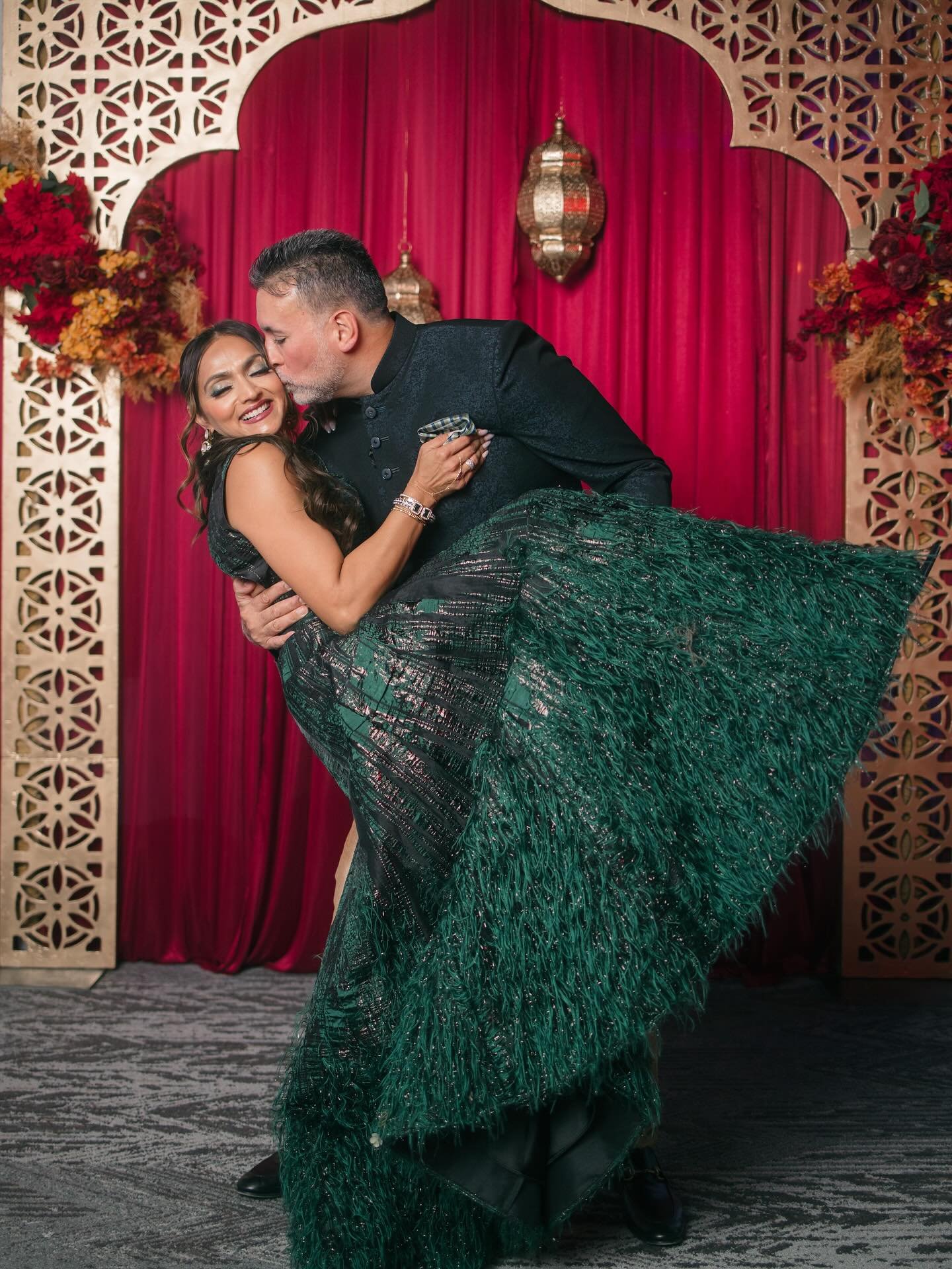 As tomorrow approaches, I can&rsquo;t help but feel the excitement and anticipation for the @lightupthehudson event. Looking back on the past two years, this event is always such a glamorous, heart warming, and fulfilling way to celebrate Diwali. 

I