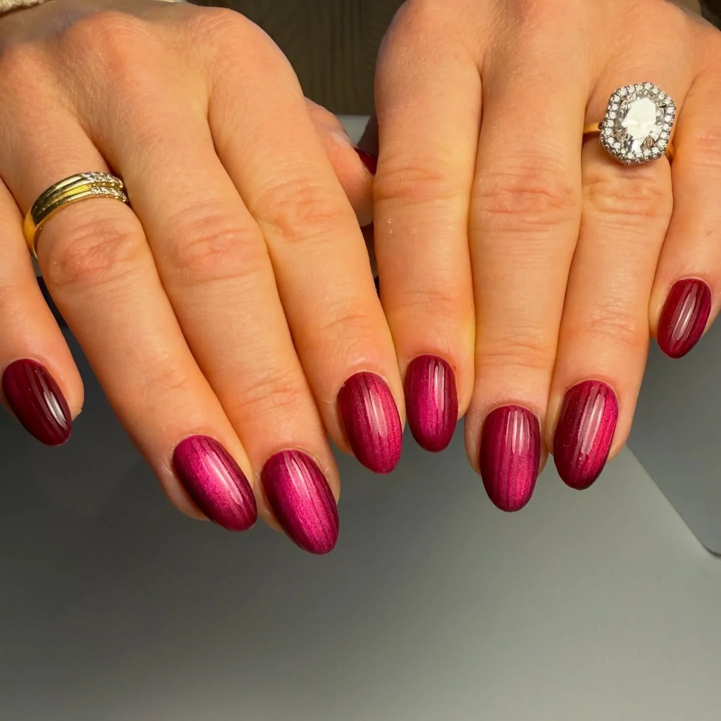 The fluted nails are going to be my favorite this season🎄&hearts;️🌲