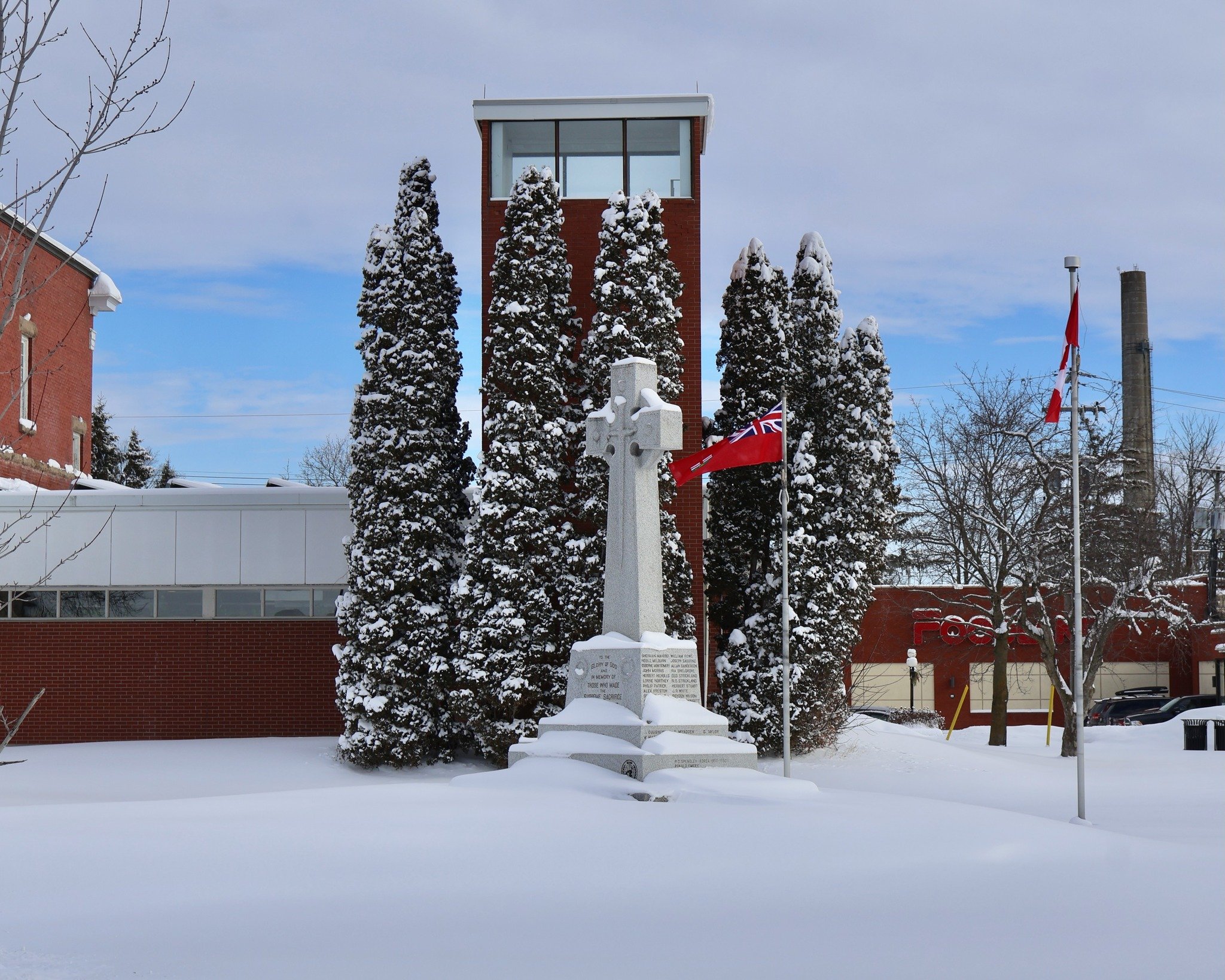 This weekend, Cenotaph Park will be glistening with ice carvings during PolarFest in @selwyntownship 🧊