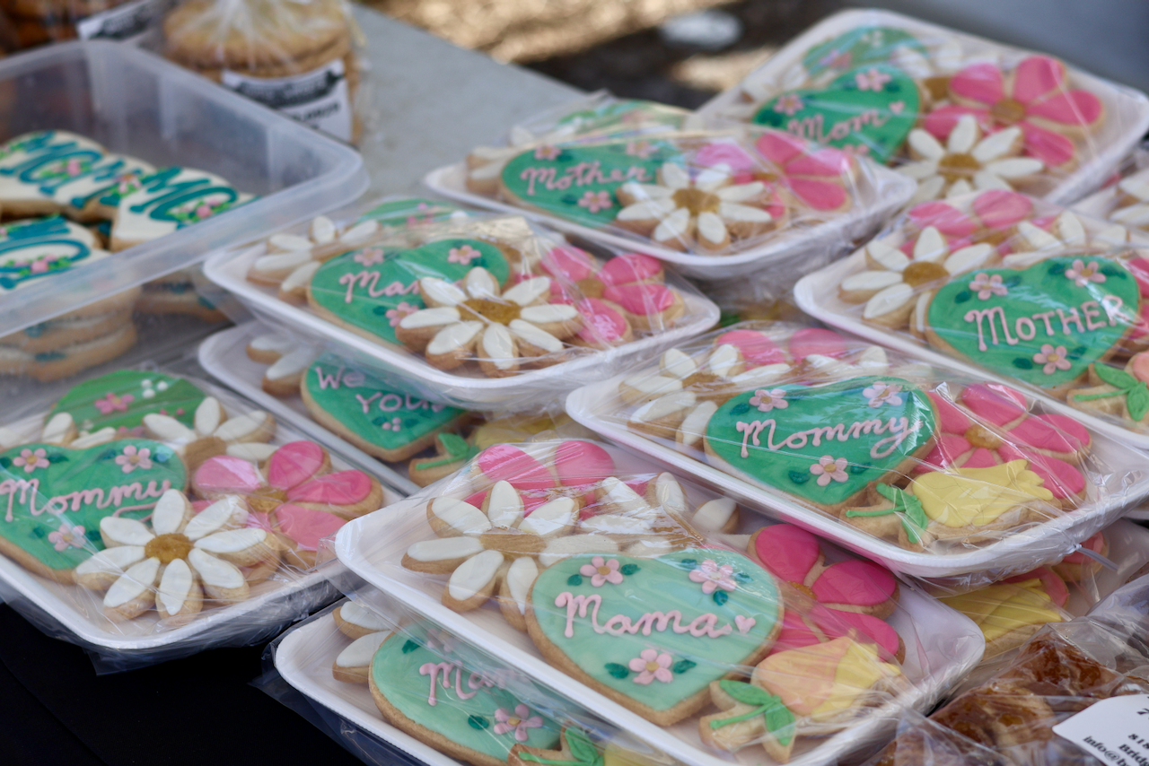 Lakefield Farmers' Market - Mother's Day Market