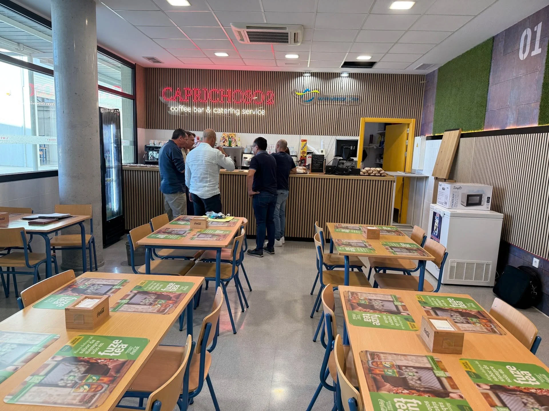 ☕️✨ &iexcl;NUEVO SERVICIO EN EL CPIFP JAVIER IMBRODA! ✨☕️

&iexcl;Ya est&aacute; abierta la Cafeter&iacute;a Caprichoso en nuestro centro!
Disfruta de desayunos deliciosos y caf&eacute; de calidad sin salir del CPIFP Javier Imbroda.

📲 Reserva tu de