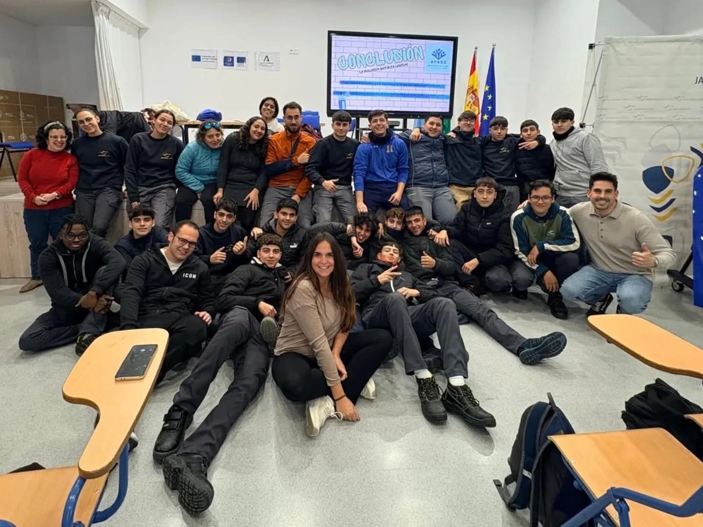 Hoy, en el D&iacute;a Internacional de las Personas con Discapacidad, tuvimos la suerte de recibir una charla inspiradora sobre inclusi&oacute;n de la mano de AFADI (San Jos&eacute; de la Rinconada). 💙✨ Desde el CPIFP Javier Imbroda, seguimos constr