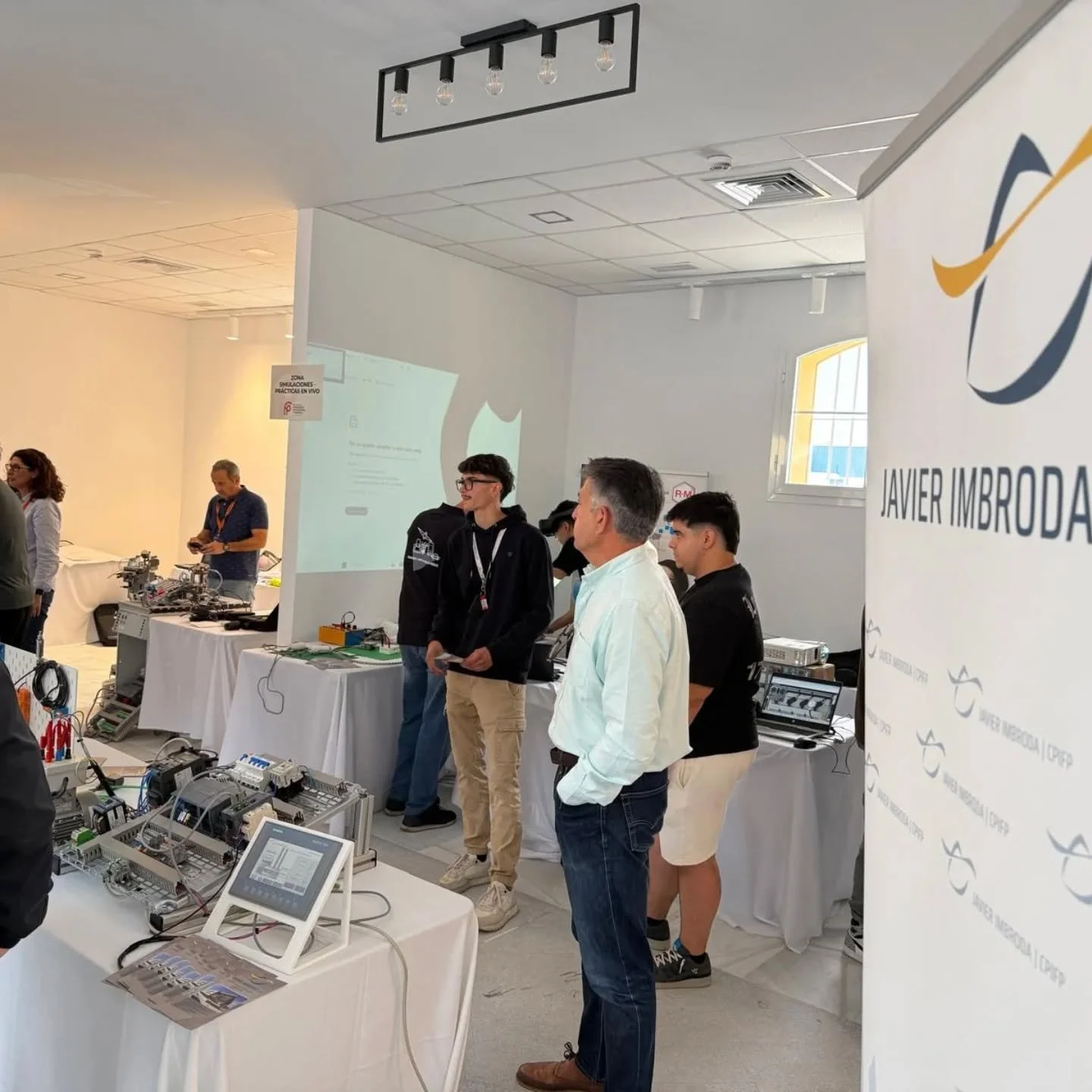📍 El pasado 29 de abril estuvimos presentes en la Feria Provincial de Formaci&oacute;n Profesional y Empresa &ldquo;Comarca La Campi&ntilde;a&rdquo;, celebrada en Arahal.

Una jornada muy enriquecedora en la que compartimos experiencias, conectamos 