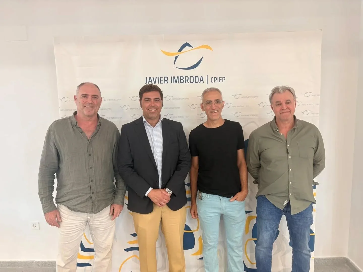 Ayer tuvimos el placer de recibir en nuestro centro a Fernando Gonz&aacute;lez Camacho, Manager de GECI Espa&ntilde;ola, S.A., empresa referente que cuenta, entre otras divisiones, con un departamento especializado en pinturas y recubrimientos aeron&