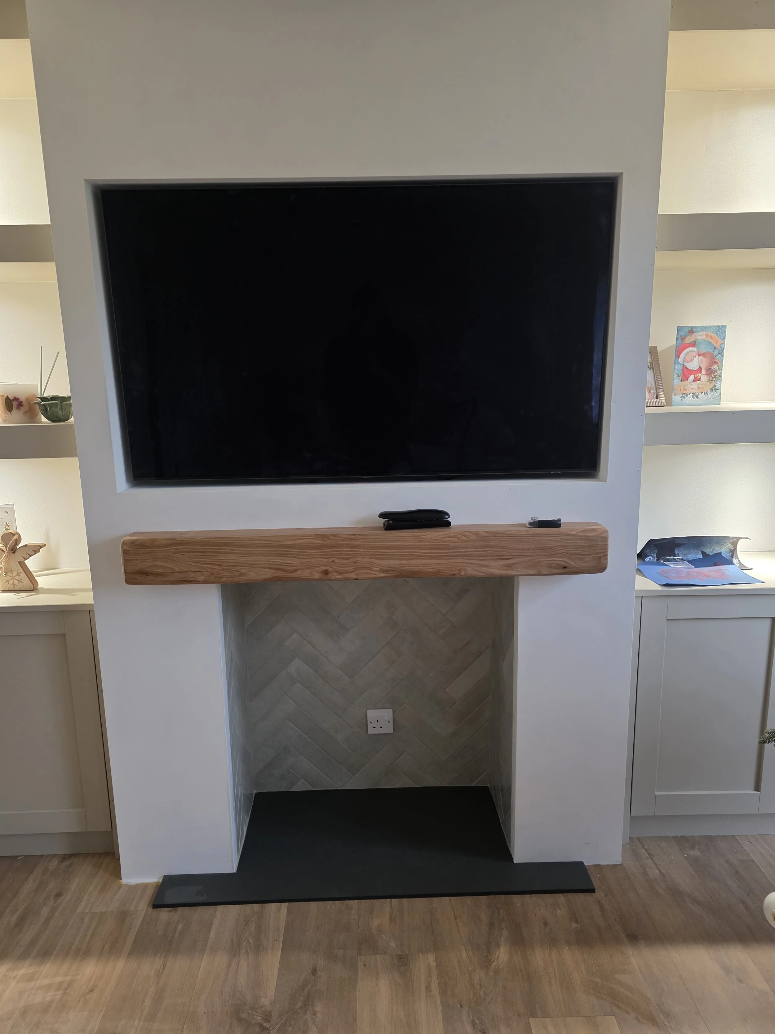 Herringbone Fireplace Tiling – Southampton tile infinity