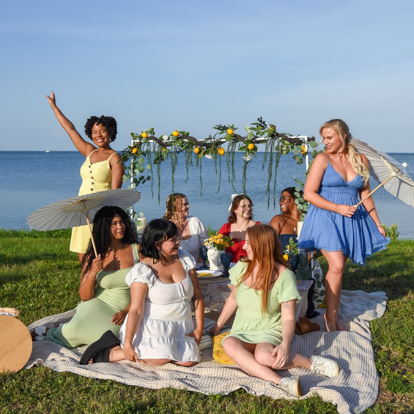 Your next celebration deserves magic. Reserve your Fine &amp; Feral Picnic! 

📸 @verahousecreative 
&bull;
&bull;
&bull;
&bull;
#picnicdate #tampapicnics #luxurypicnics #aestheticpicnic #saintpetepicnics #fineandferalpicnics #picnicparty #luxurypicn