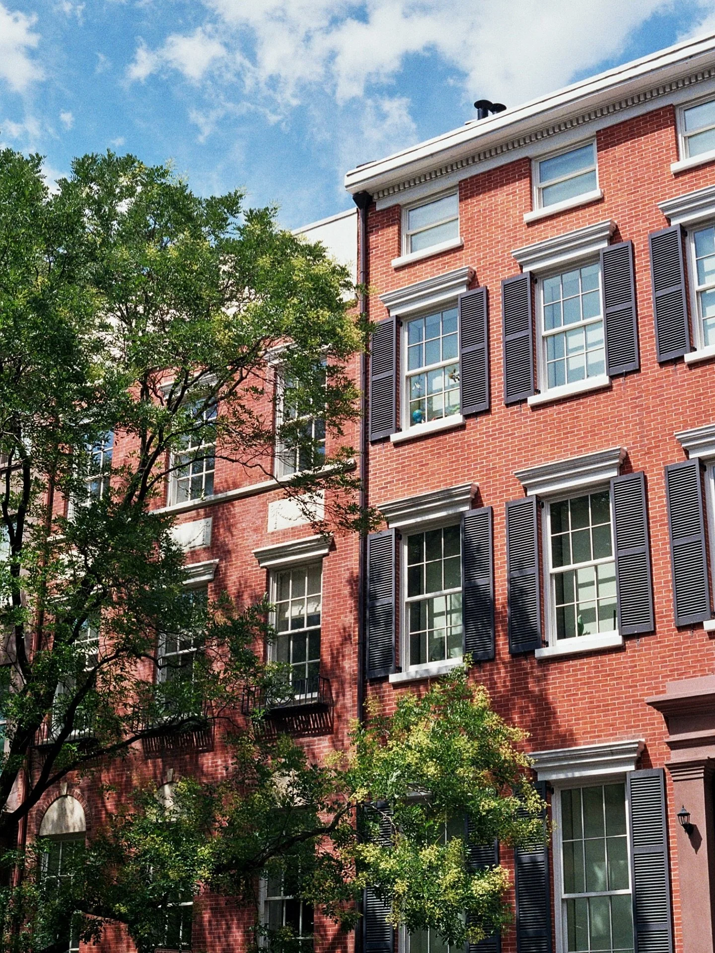 ny/home june &lsquo;25
.
.
.
.
.
.
.
.
.
.
.
.
.
.
.
.
.
.
.
.
.
#film #filmphotography #35mmfilm #35mm #canon #kodak #fujifilm #ultramax400 #kodakultramax400 #filmisnotdead #kodakfilm #35mmfilm #nyc #newyork #littleitaly #summer #streetphotography #