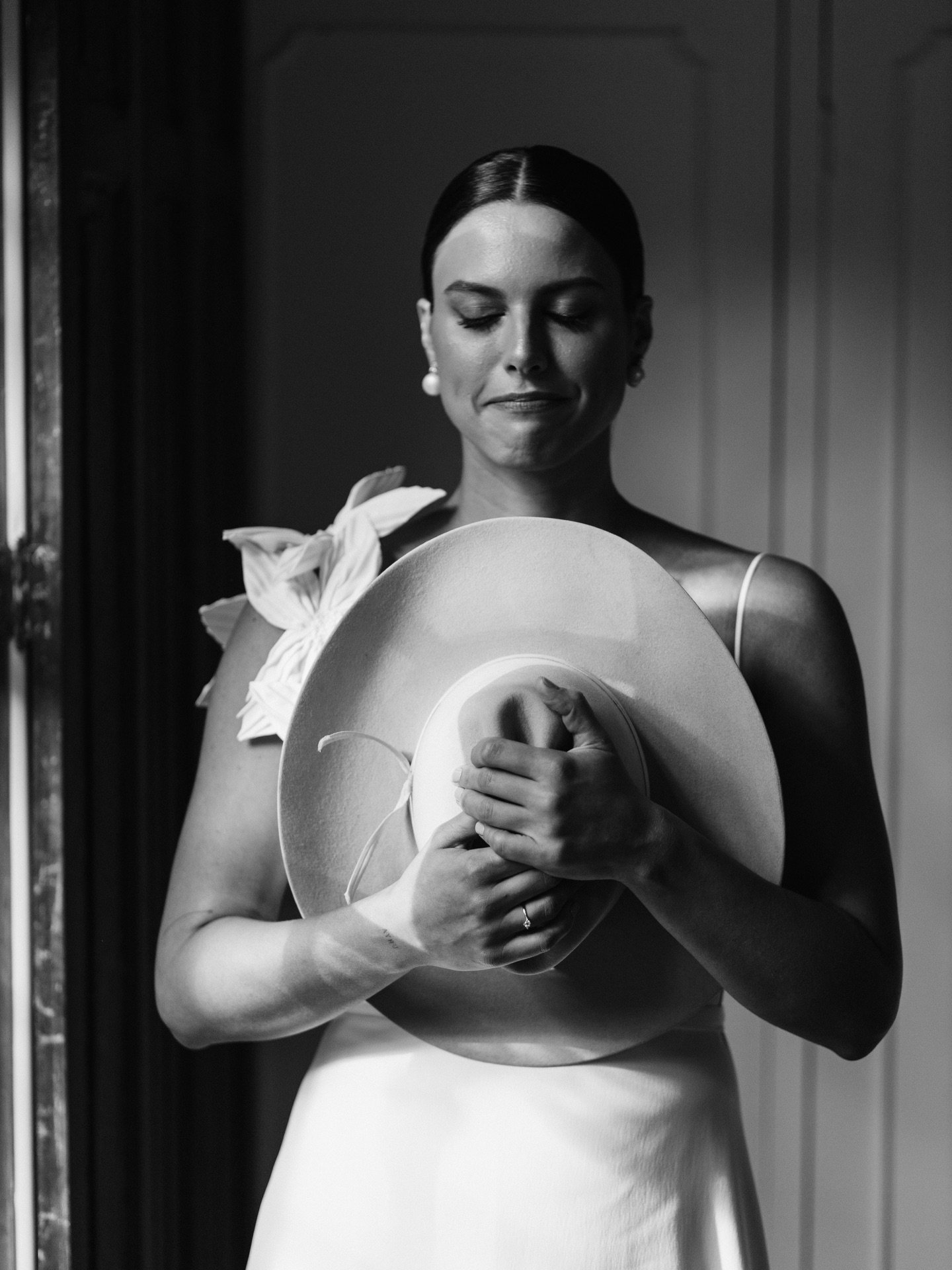 ✨ aviso de conte&uacute;do sens&iacute;vel ✨

confesso que n&atilde;o entendo tanto sobre o luto - &nbsp;a morte, ainda, n&atilde;o veio falar comigo t&atilde;o de perto.&nbsp;mas quando laura pontuou que faria sua caminhada at&eacute; o altar no mom