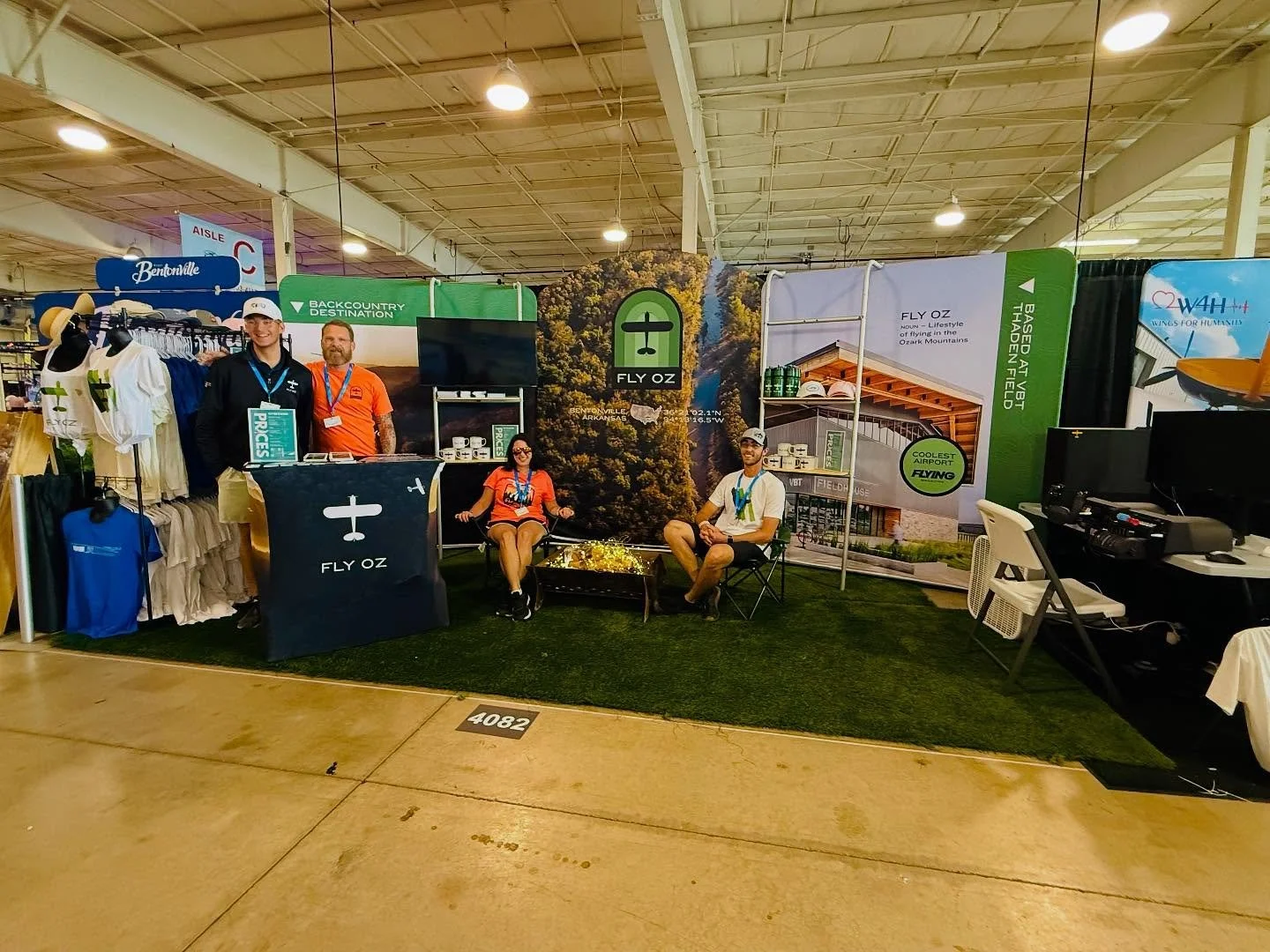 Come visit us at the FLY OZ booth #4082 and @visitbentonville booth #4081 while you are at the AirVenture 2025 show in Oshkosh, Wisconsin!
✈️Pick up your boarding pass to @thadenfield for a fuel discount and free latte @louise_thadenfield!
🚁Expl