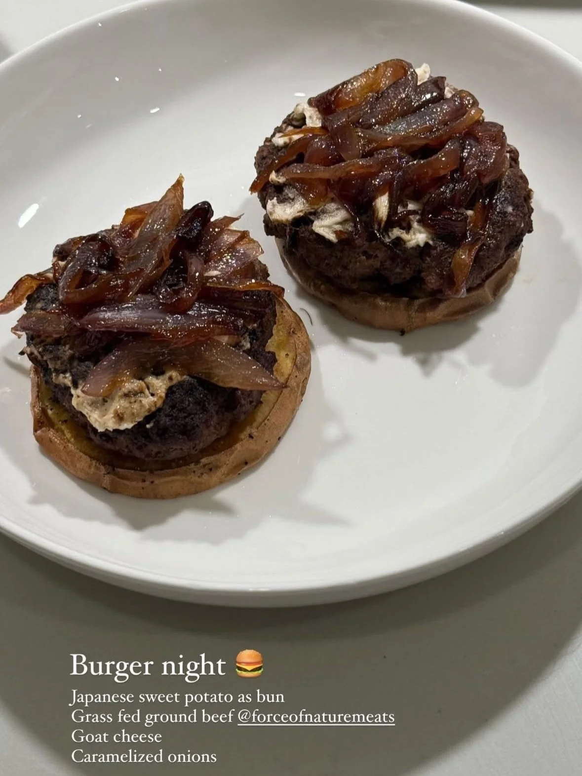 Hi my angels!! Scrolled Pinterest for some weekly dinner ideas so you don&rsquo;t have to 

Don&rsquo;t forget to book your classes, the week is almost full!
Link in bio 

🤍
