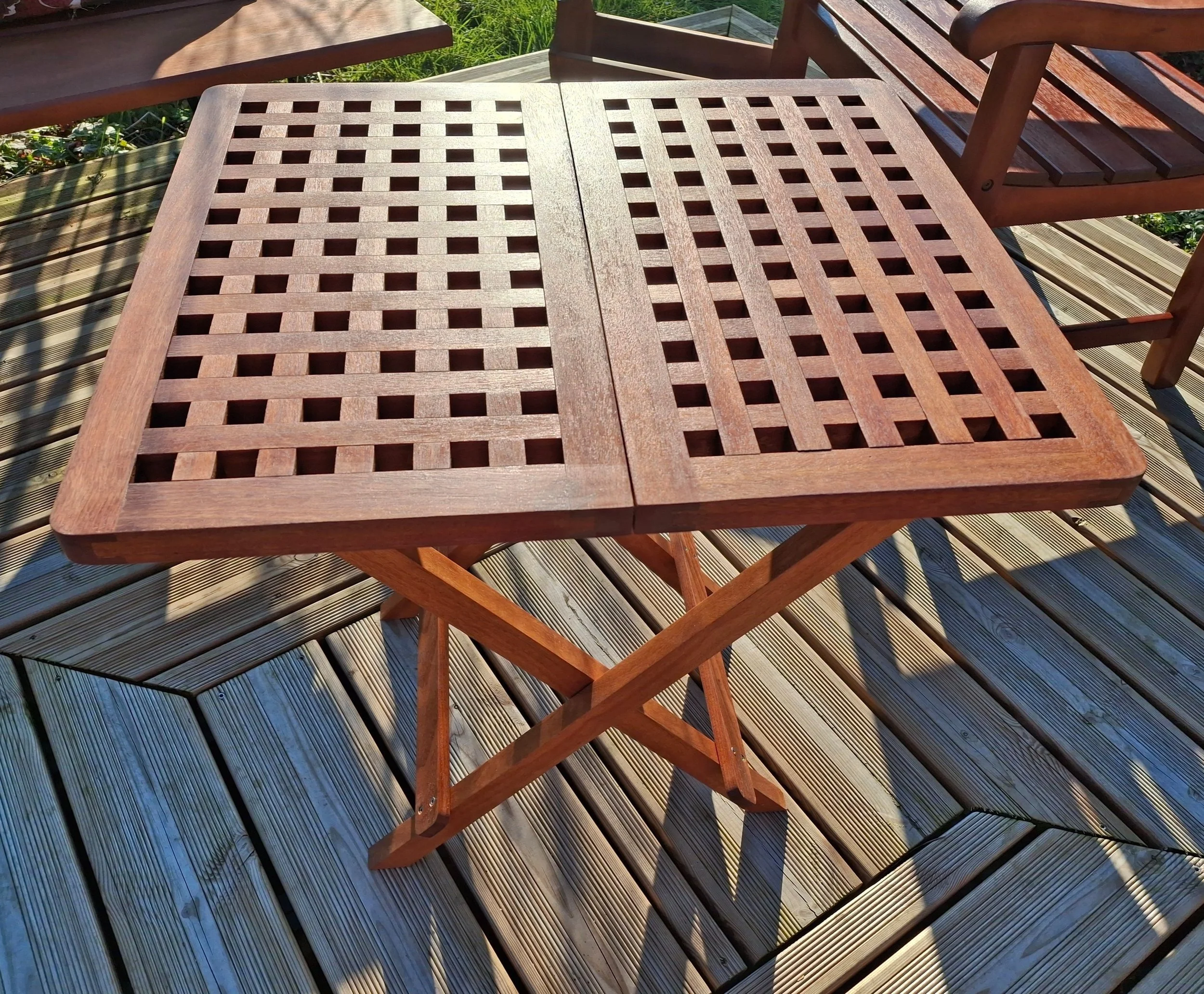 Table pliante en bois exotique Technique du mi-bois