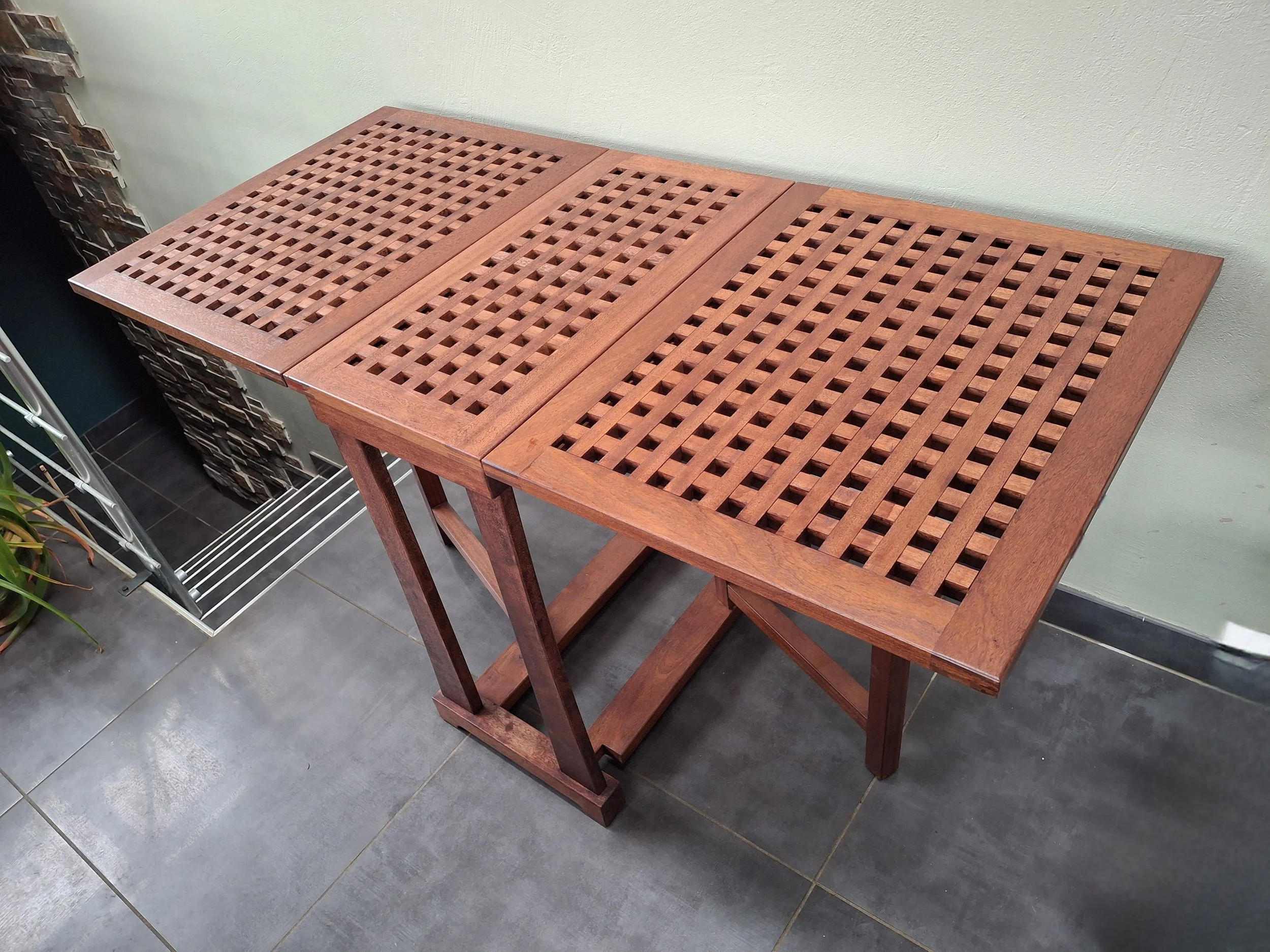 Table pliante bois exotique (copie)