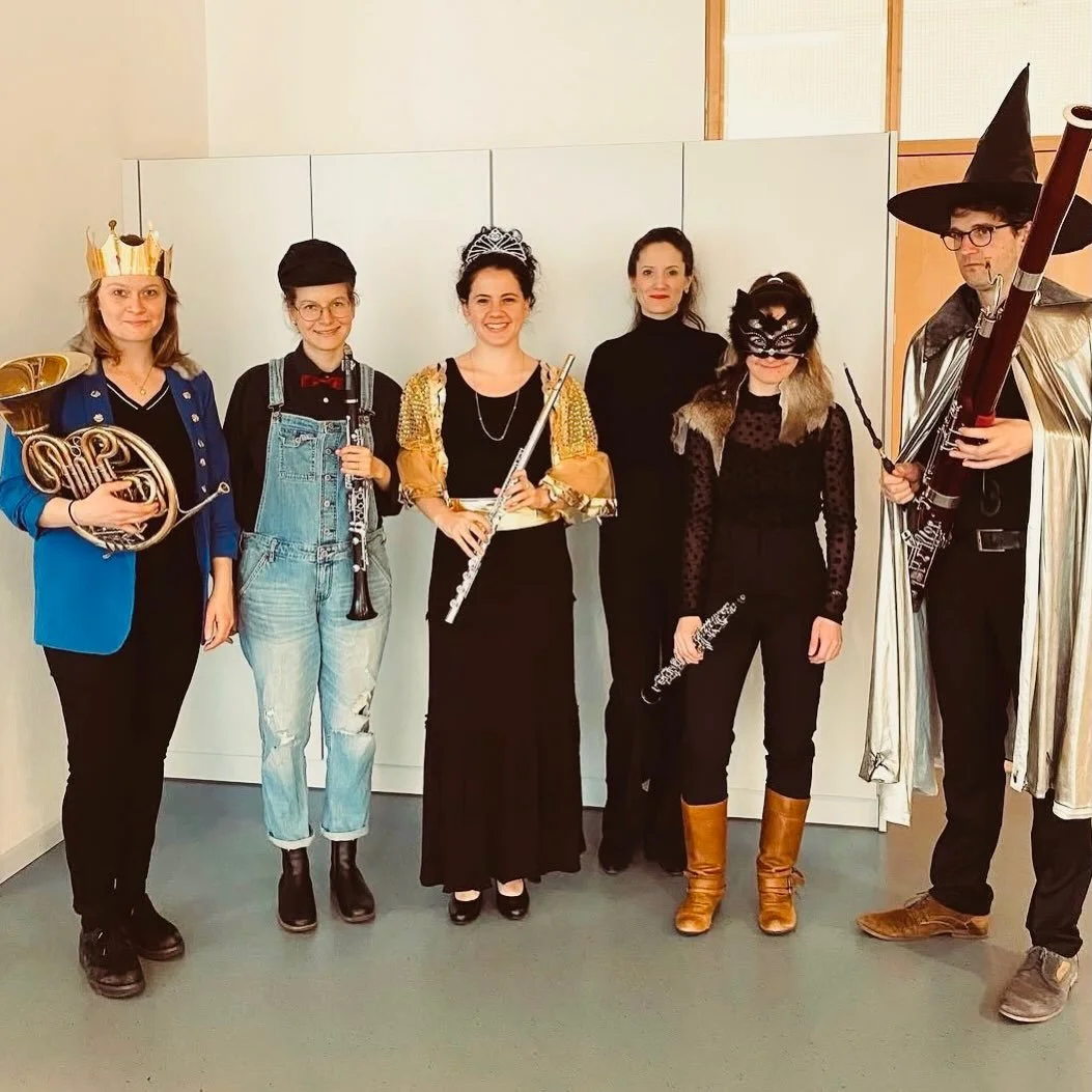 Was f&uuml;r ein hochvirtuoses, spielfreudiges und humorvolles Ensemble @ensemble.fokus ! 

Ich freue mich auf die vierte Auff&uuml;hrung unseres gemeinsamen Kinderkonzerts heute bei den @graengjer_kulturtaeg 

Welches M&auml;rchen spielen wir wohl? 