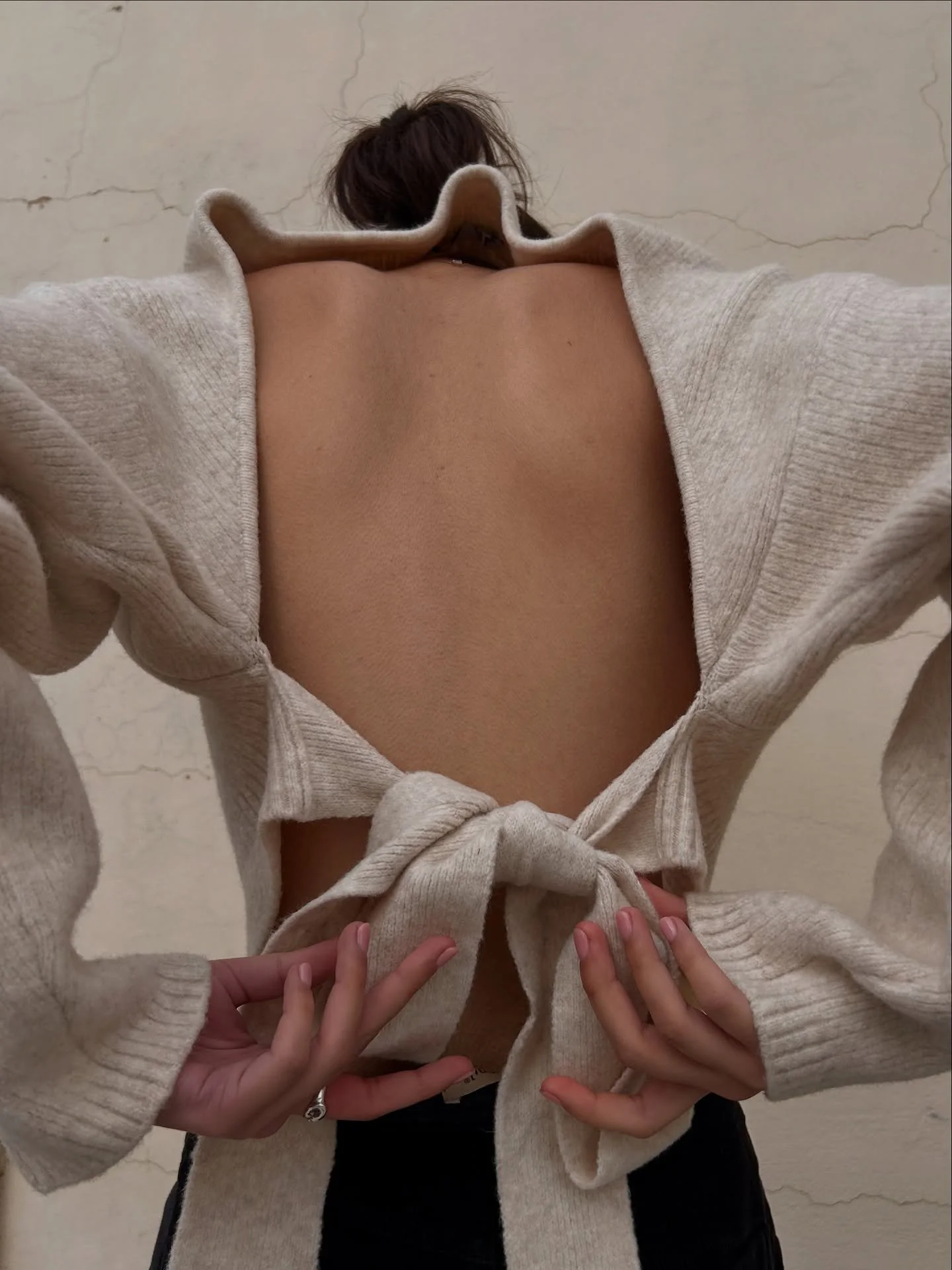 ➡️I carved this new beautiful swan a while ago, so excited to wear it!