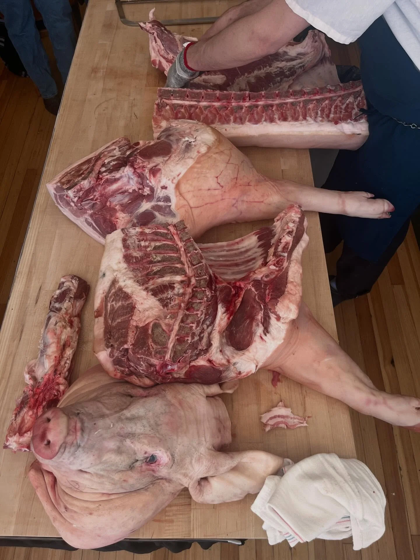 Had a great turn out for our first class here at Louie&rsquo;s with the very talented @eamonburns1 who showed us how to butcher a whole @heritagefoodusa Berkshire pig. Keep an eye out for future demos and classes.