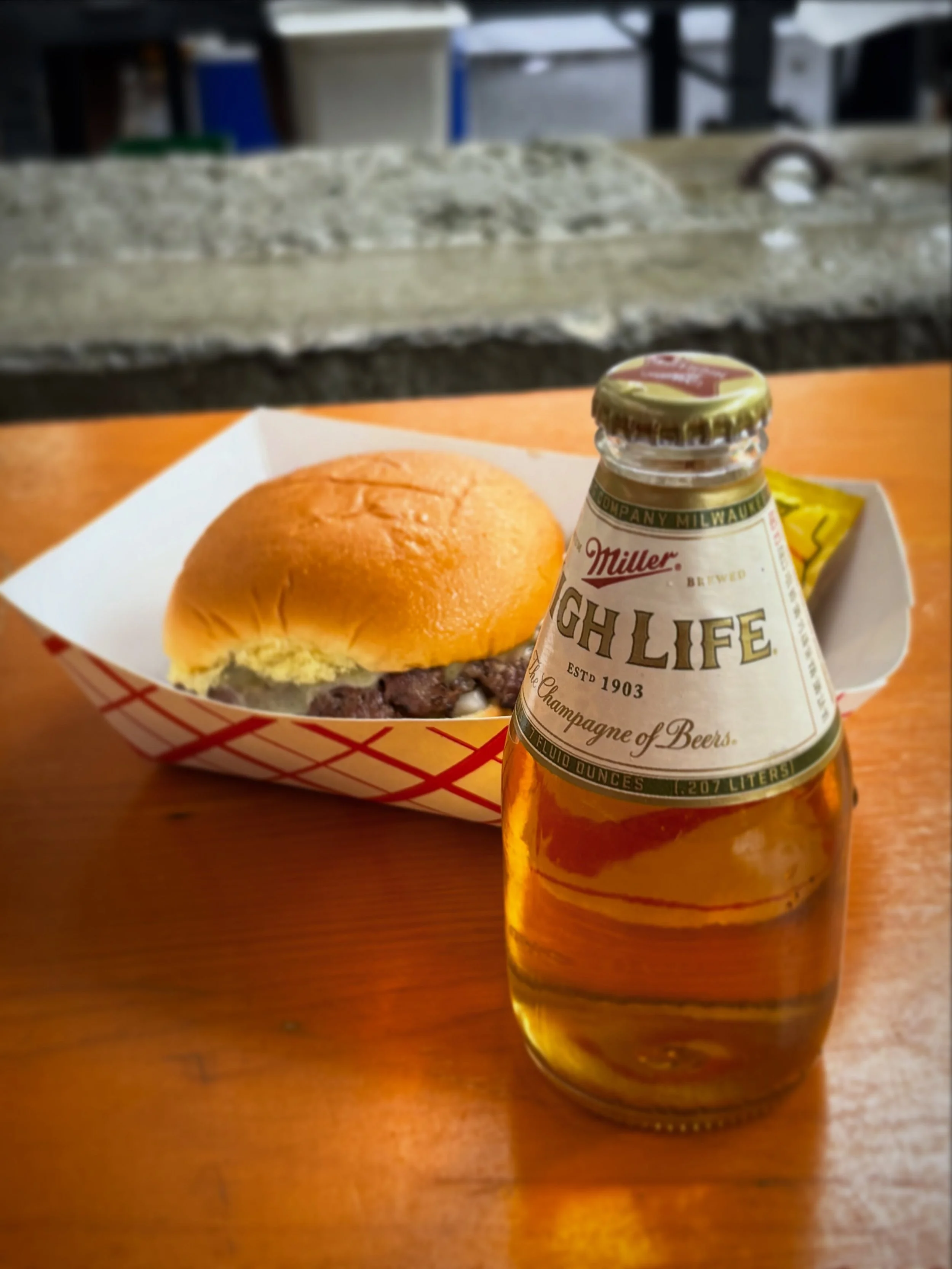 It's the last Nyack Street Fair of the season and the final Louie's sidewalk smashburger pop-up of the season as well. Come by Sunday from 12&ndash;5 pm (or we run out) for a Pat LaFrieda dry-aged beef smashburger. Smash ASMR on the swipe. ➡️

We wil