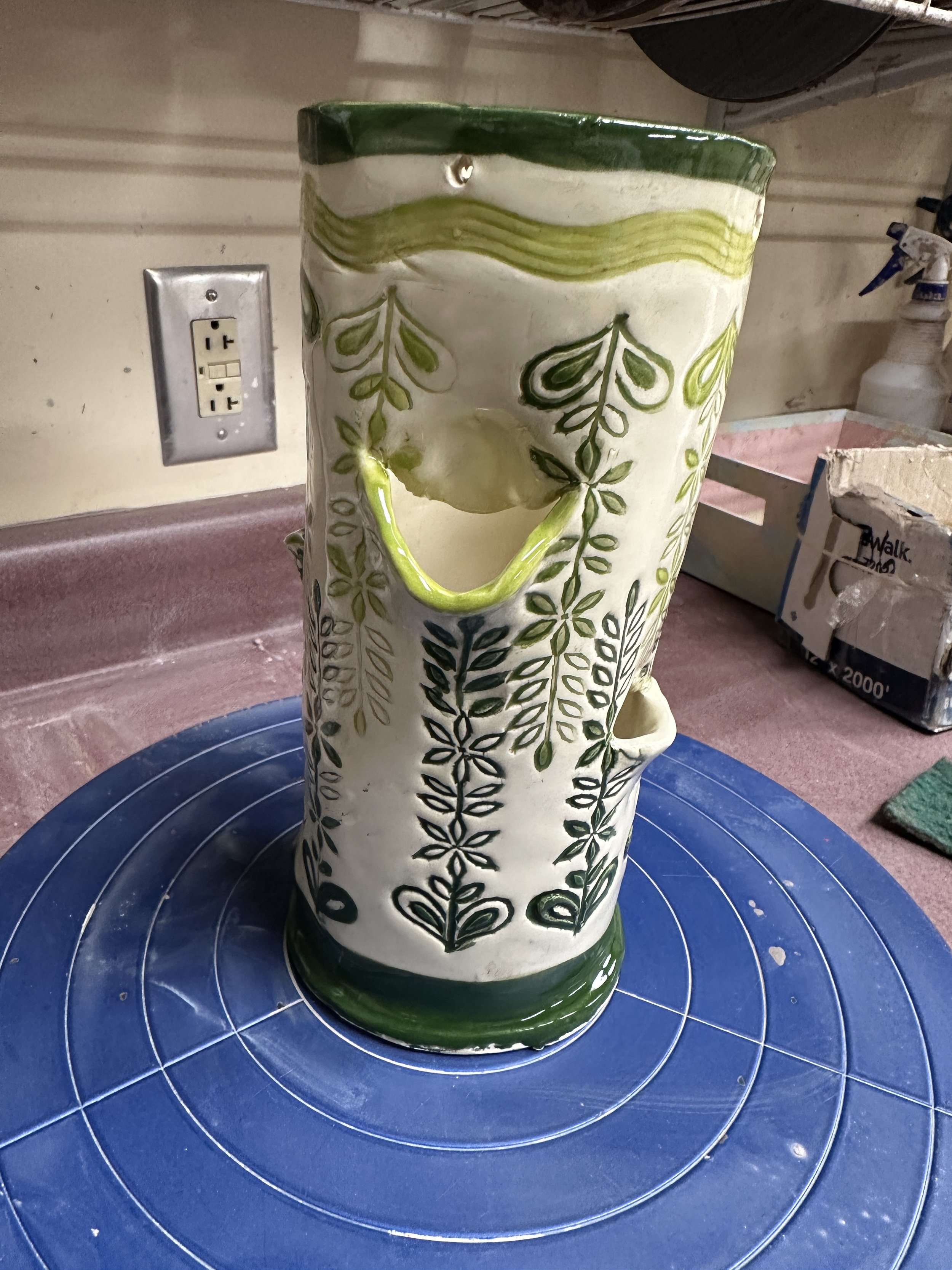 Bird feeder base glazed
