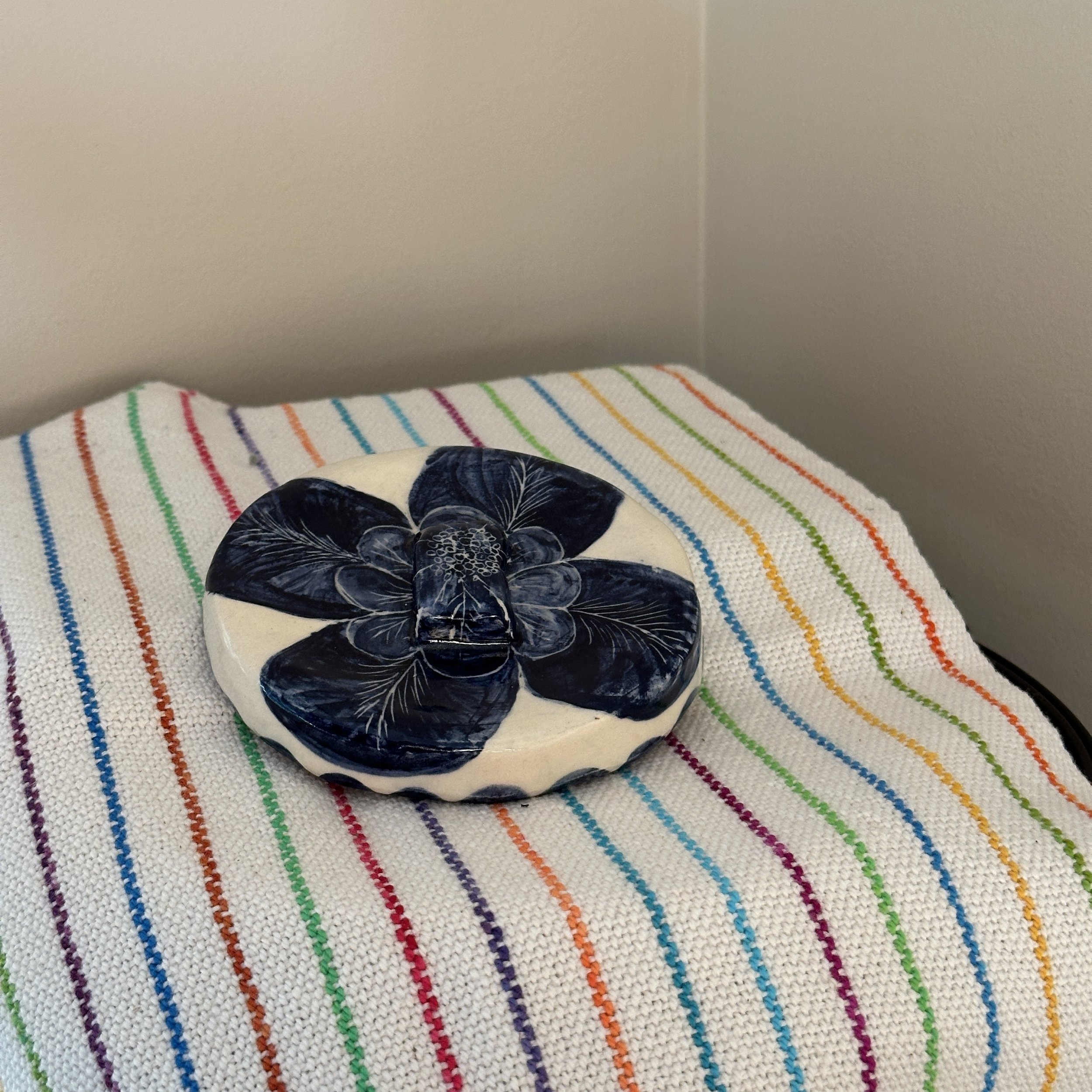 Floral jar lid