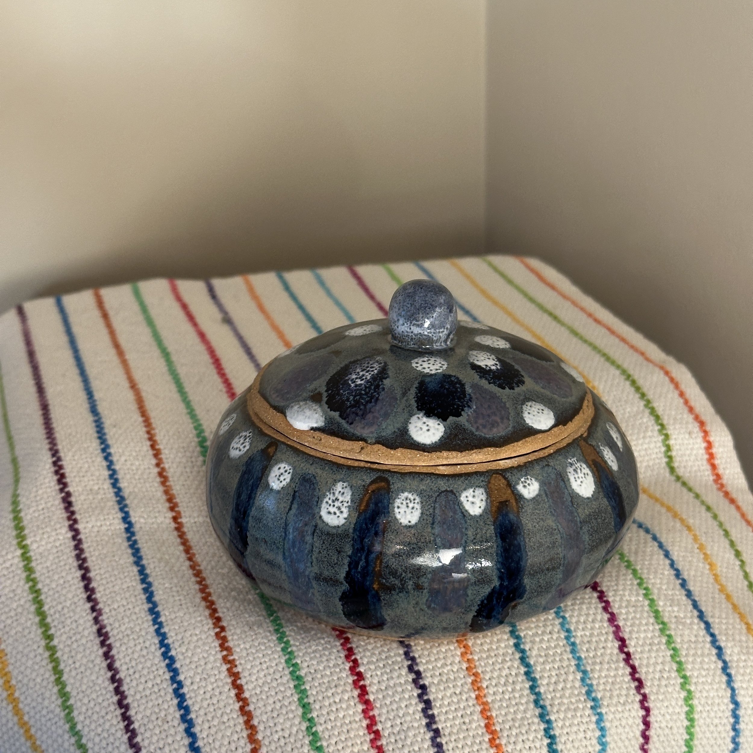 Jar with lid side 2