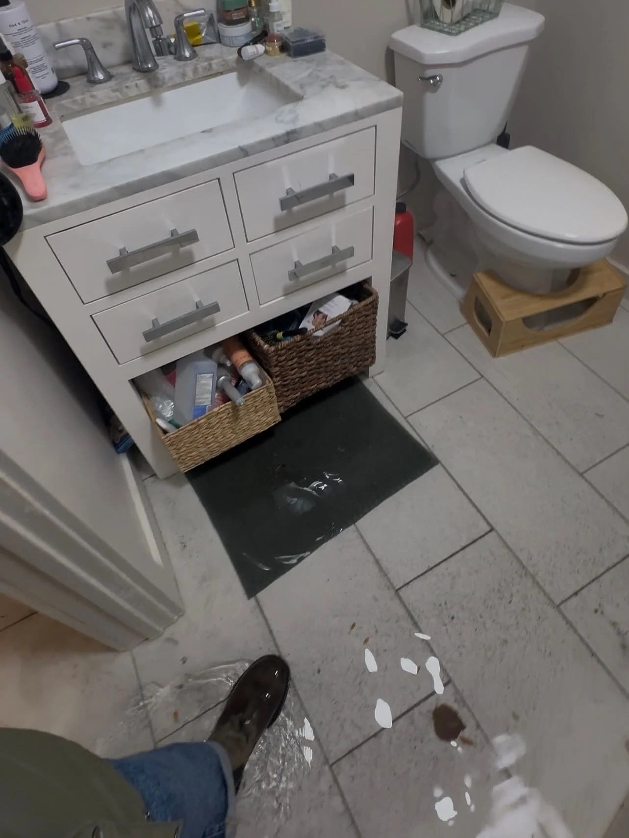 Last Thursday @emmaabadgoodart and I&rsquo;s apartment flooded with 2-4 inches of rainwater during a quick and heavy afternoon squall. Unfortunately, neither of our renter&rsquo;s insurance (and most likely none of yours) covers flooding from the ext