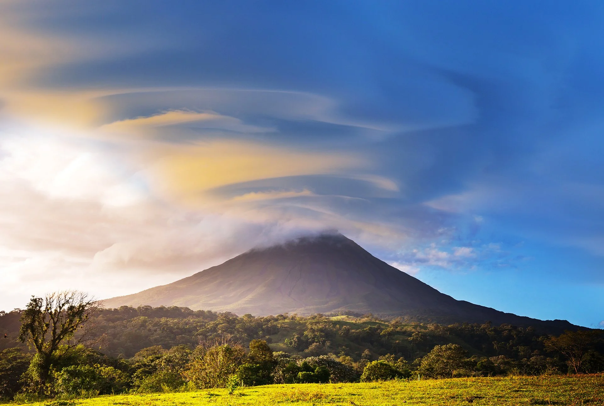 arenal-volcano-2025-01-09-02-27-59-utc.jpg