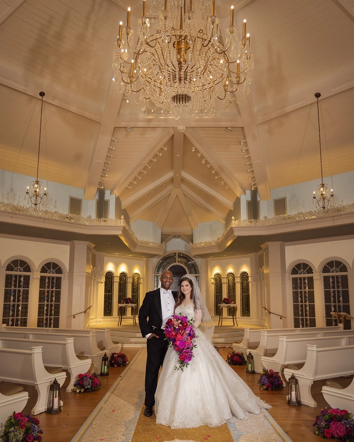 Let&rsquo;s go back to this moment for a second&hellip; 

The chandeliers glowing, the aisle sparkling, and a love story that felt like it was pulled straight out of a fairytale - Aladdin style! From the rich gold details to the vibrant florals, ever