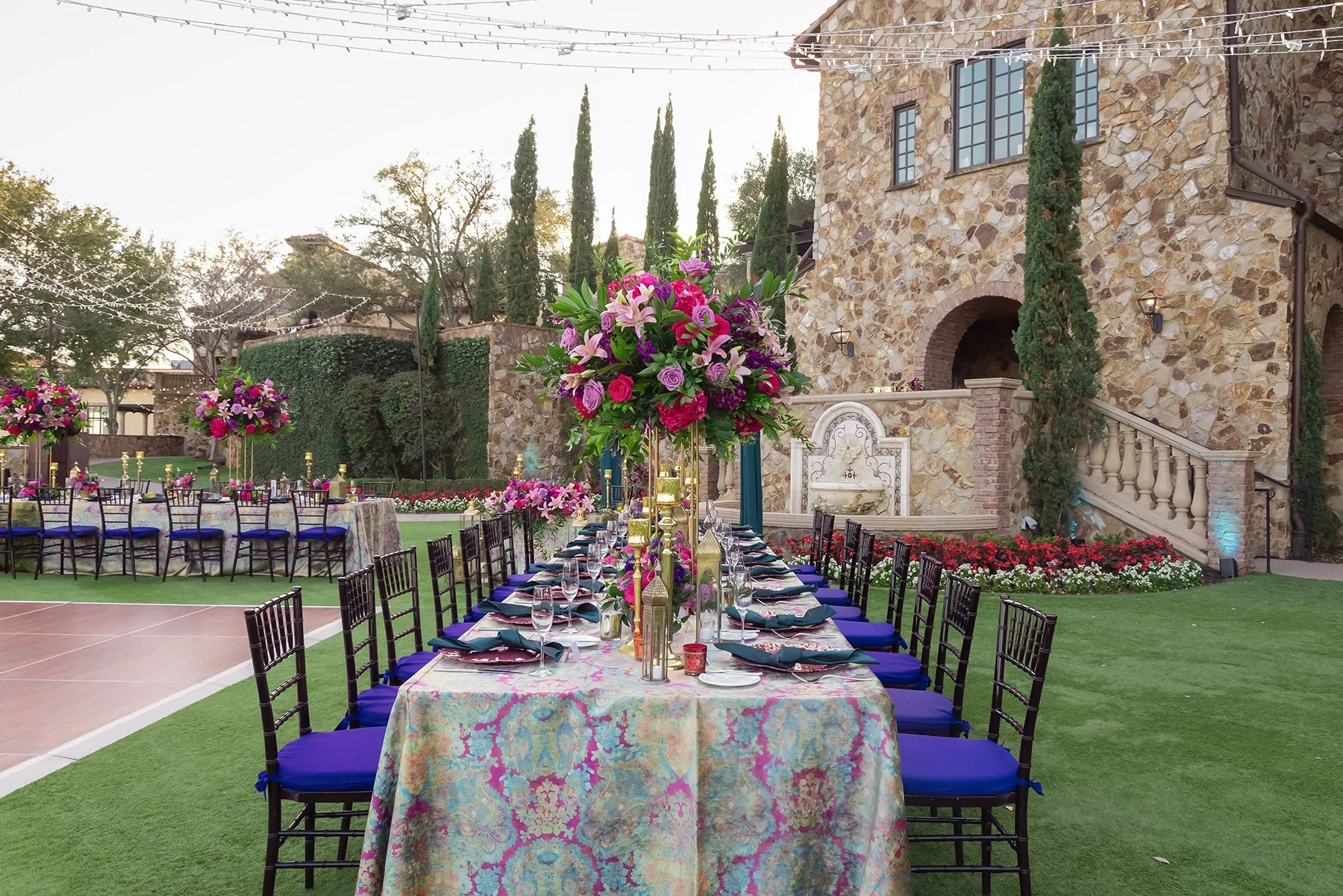 This Aladdin-inspired reception at Bella Collina is proof that when you lean into your vision, the result is pure magic!

Dreaming of a wedding that feels uniquely you? Let&rsquo;s bring it to life!

Photo Love:  @jarstudioweddings 

#AladdinInspired