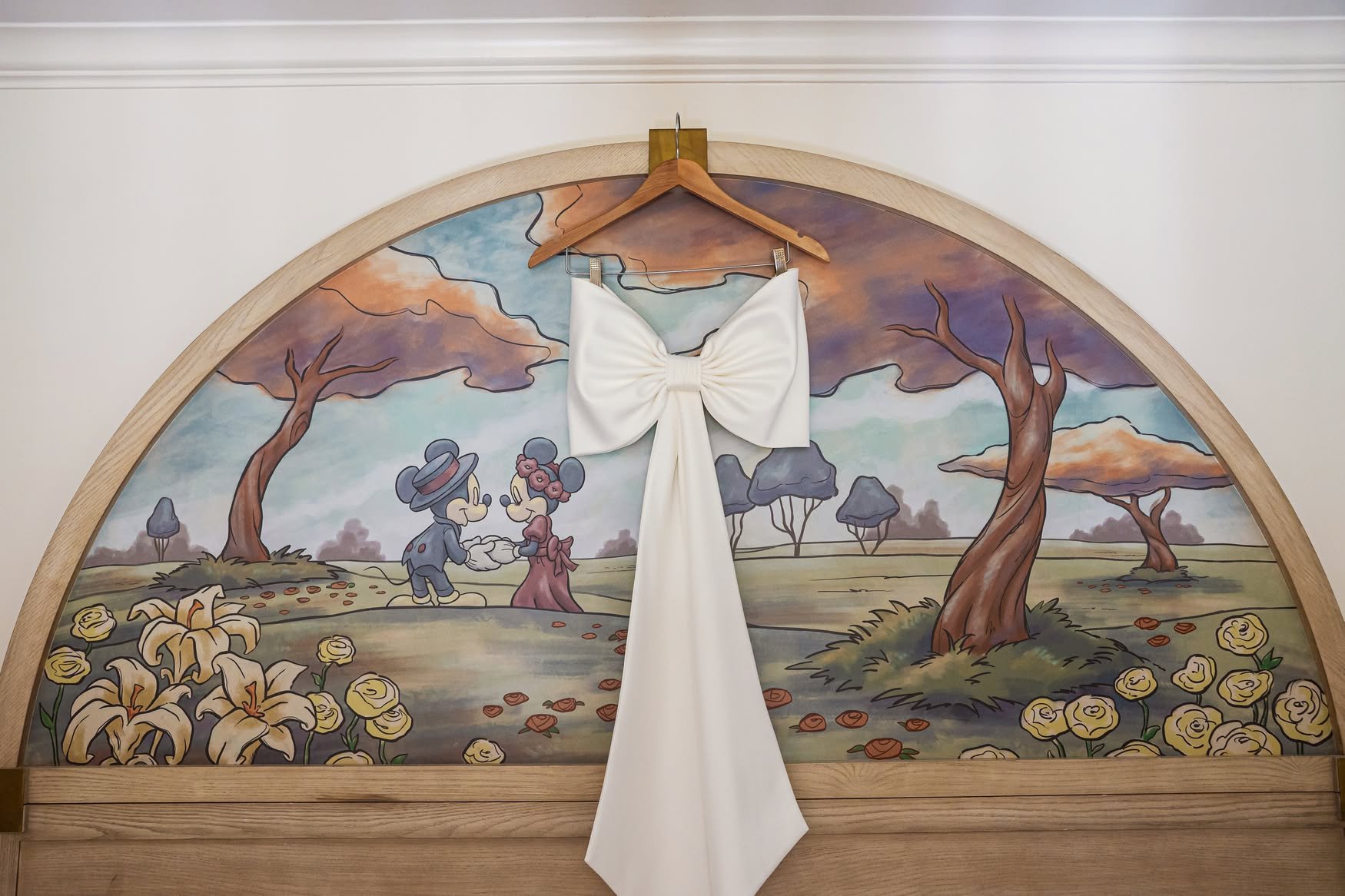 A little bow, a little magic, and a whole lot of dreaming ✨🎀

This is your reminder that your wedding can feel however you want it to&hellip; whimsical, enchanting, otherworldly, romantic, nostalgic, or straight out of your favorite story.

So tell 