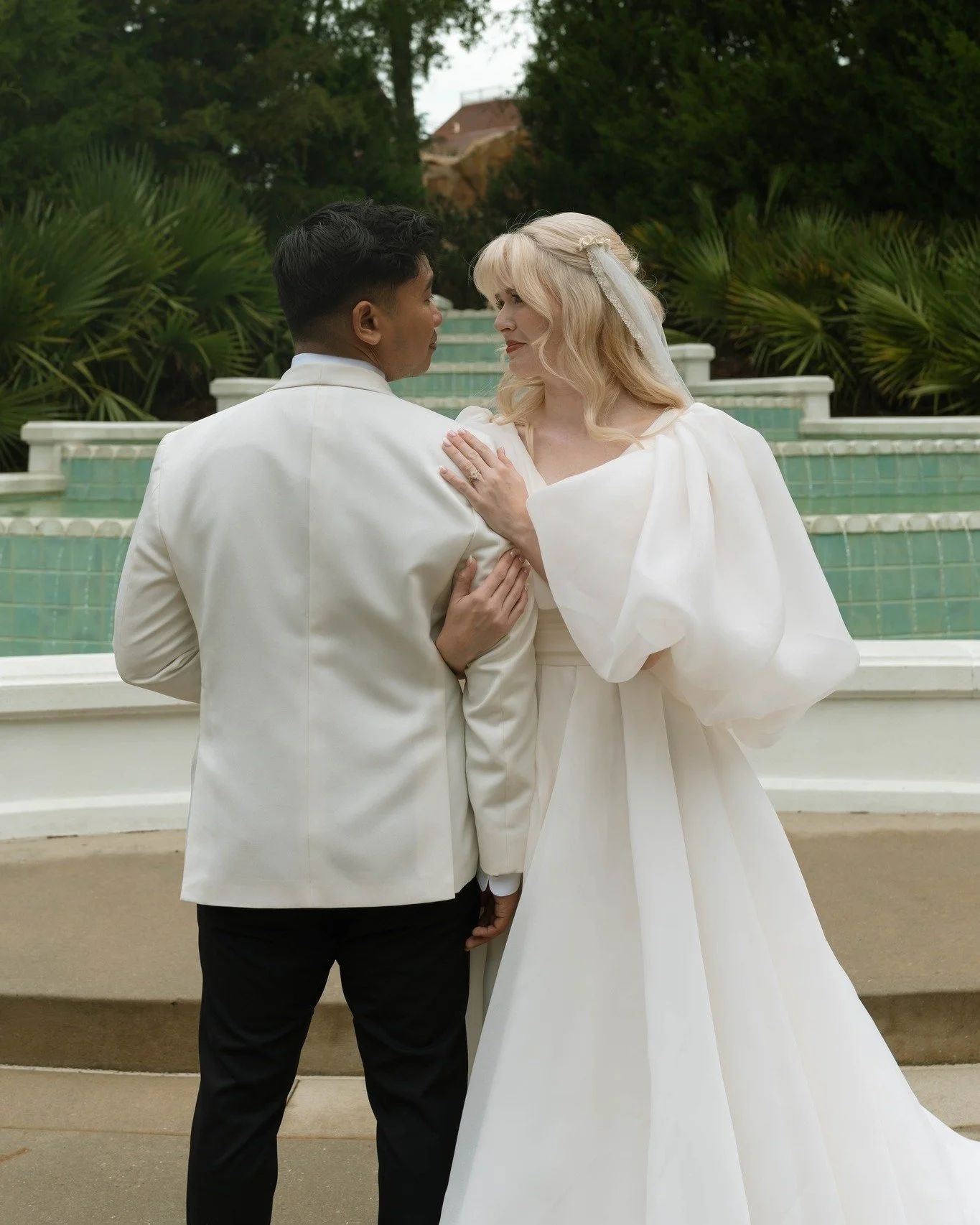 Can we just have a moment for this dress&hellip; 🤍✨

The soft, flowing silhouette&hellip; the romantic sleeves&hellip; the way it feels both timeless and effortlessly modern 💫

It&rsquo;s giving elegance.
It&rsquo;s giving grace.
It&rsquo;s giving 
