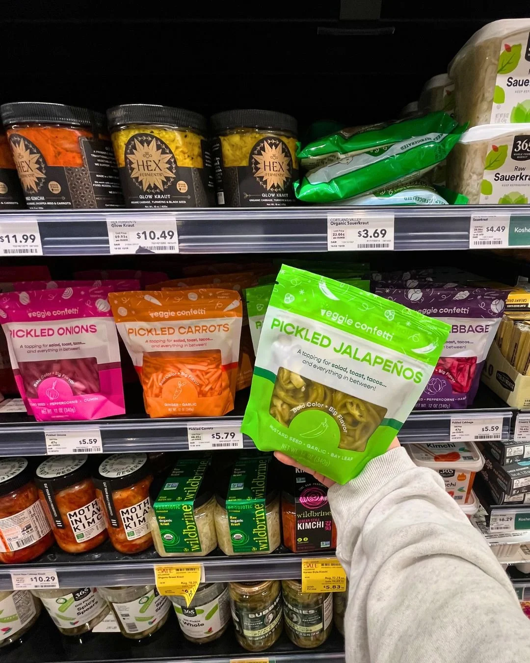 A weekend without at least a little confetti? I don’t think so 😌🌈