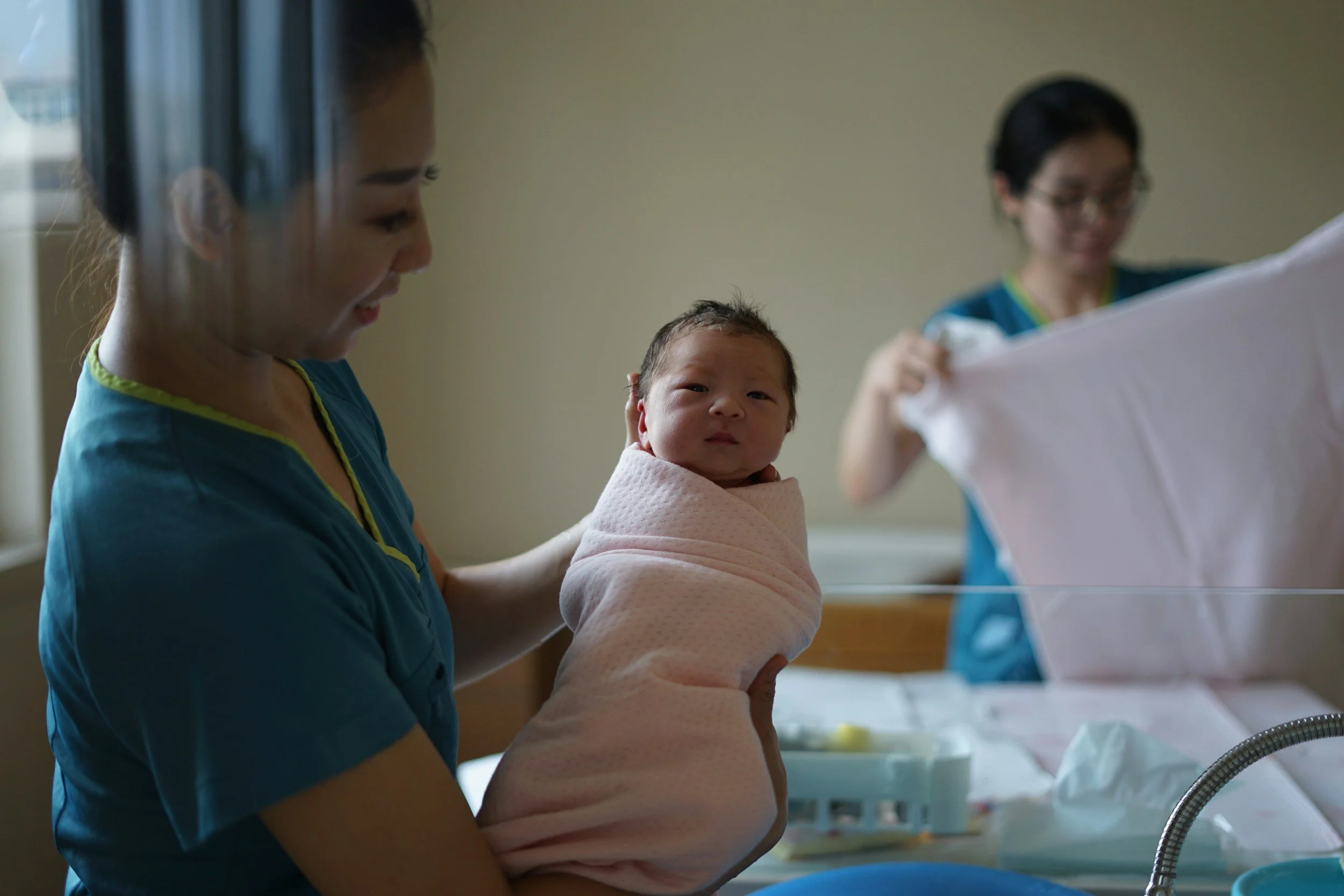 Doula vs OB vs Midwife: Who Does What?