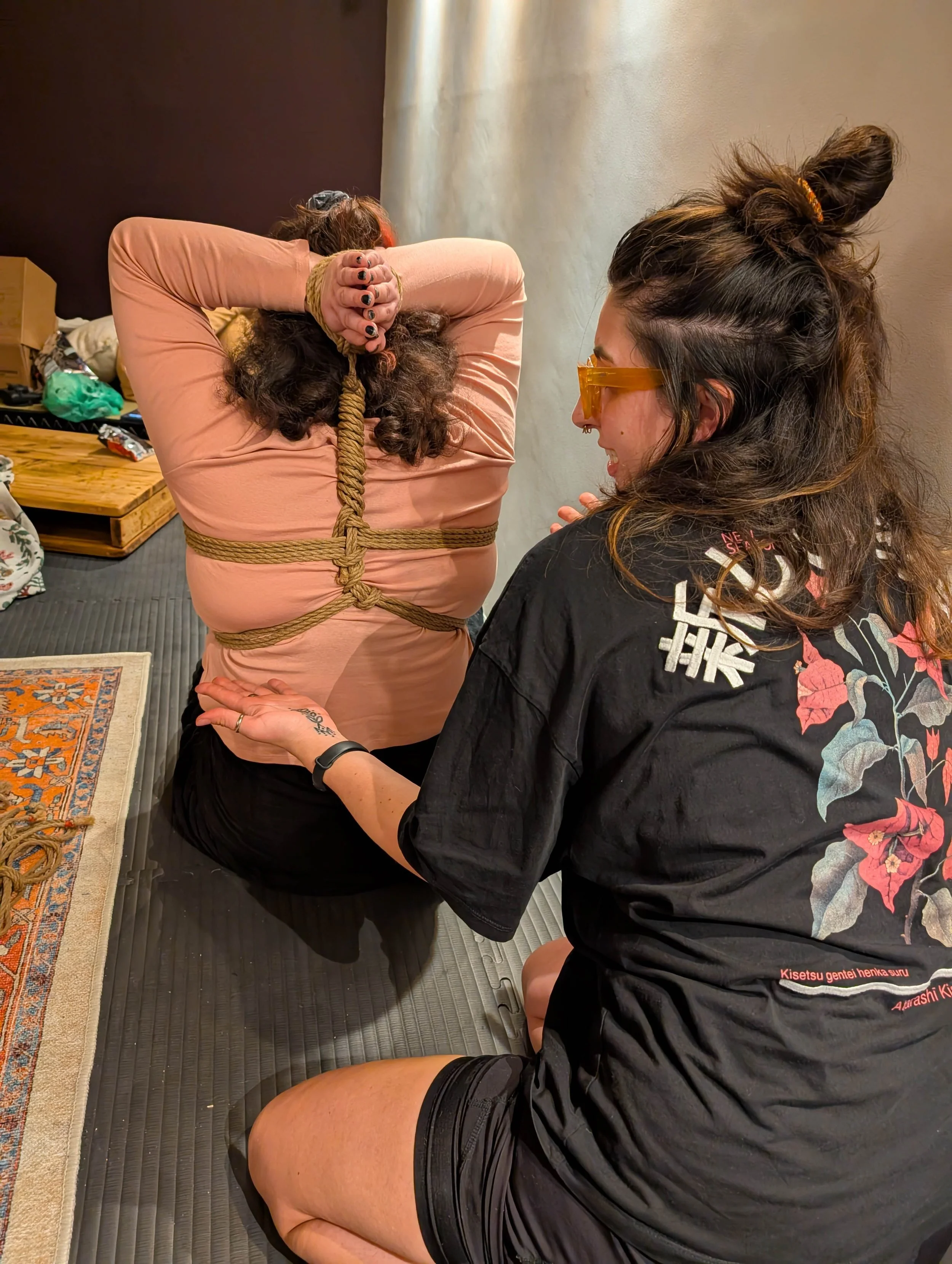 © Shibari Lounge / Saku Snaps – Beginners rope jam in Leigh-on-Sea. Kinbaku teaching session. Not for reproduction..jpg
