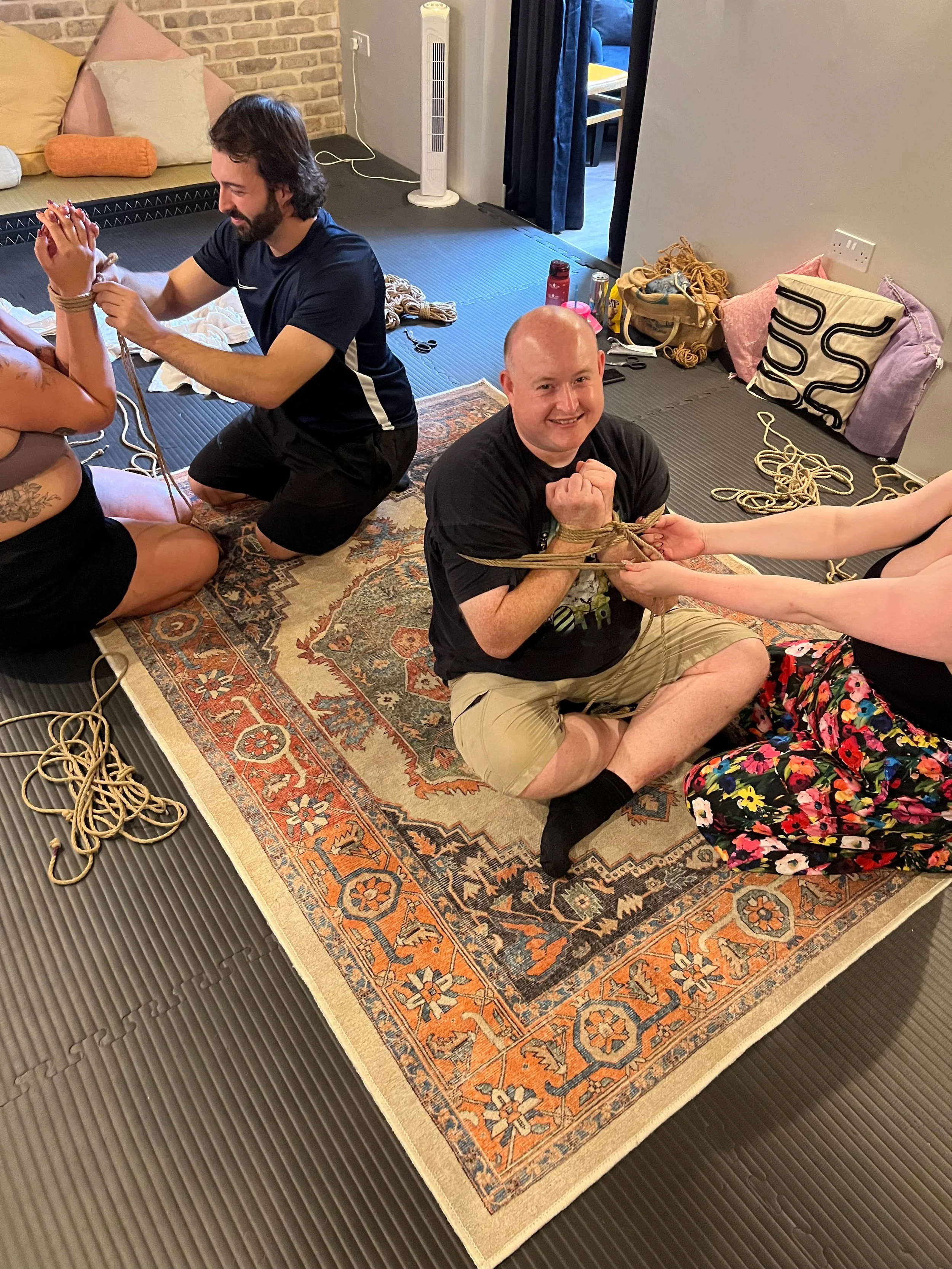 © Shibari Lounge – rope jam and workshops in Essex. Kinbaku teaching session. Not for reproduction..jpg