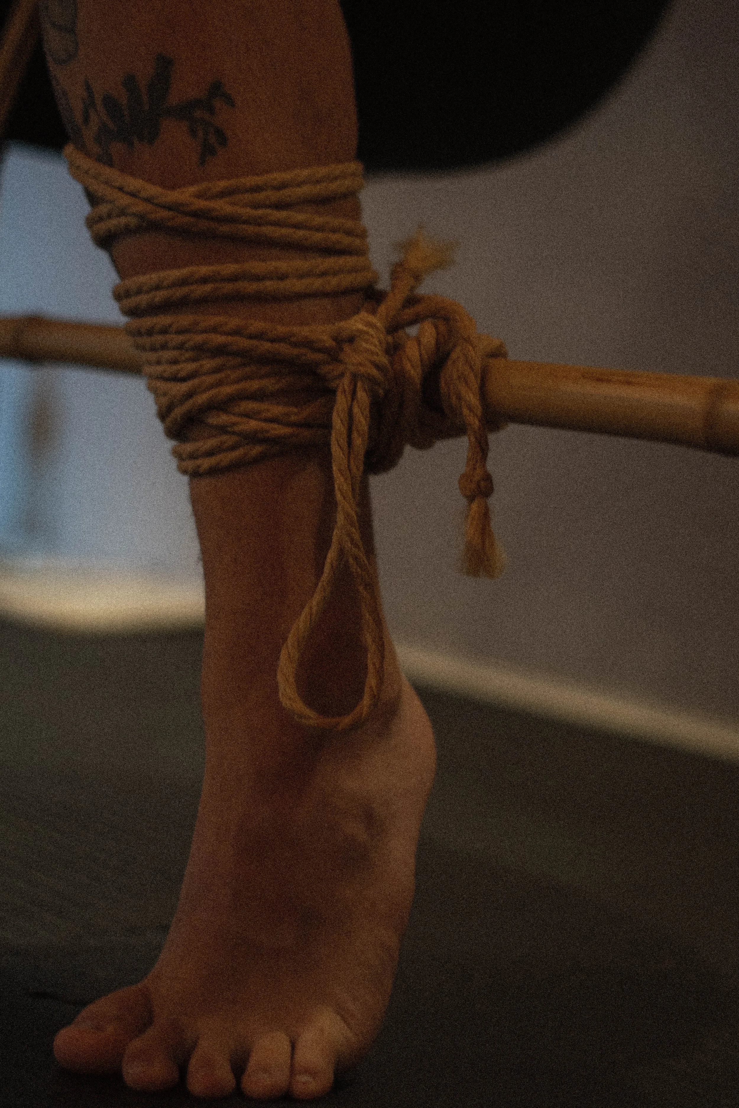 © Shibari Lounge – rope jam and workshops in Essex. Kinbaku teaching session. Not for reproduction..jpg